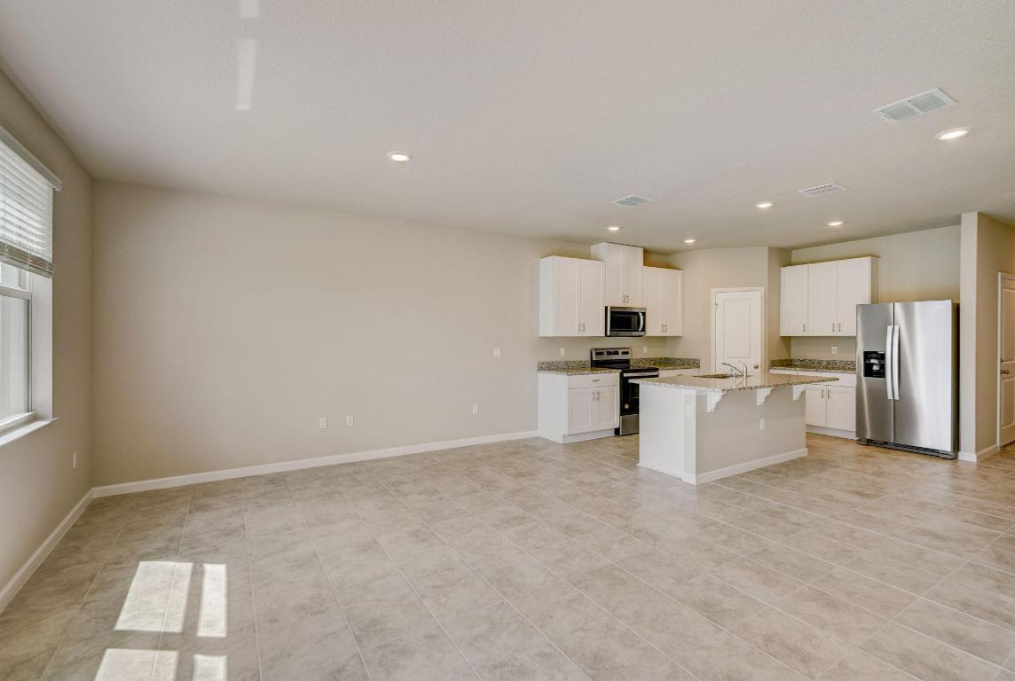 5720 SE Edgewater Circle