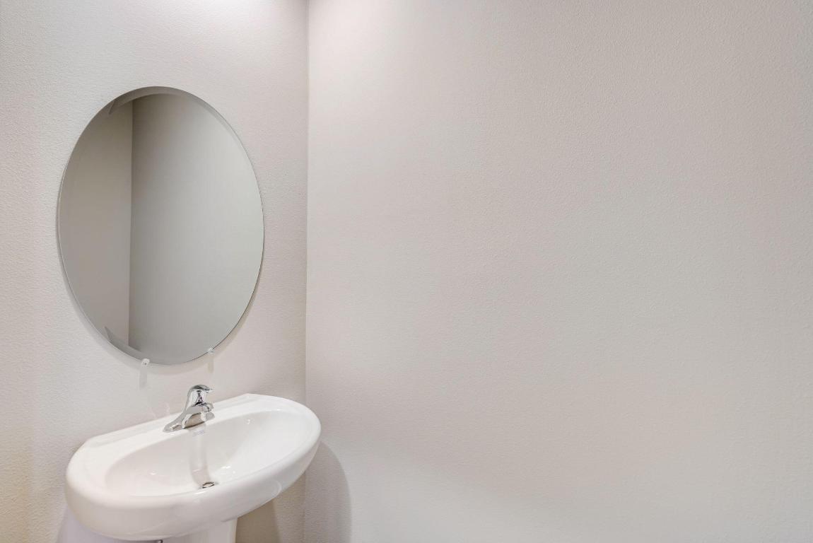 5720 SE Edgewater Circle