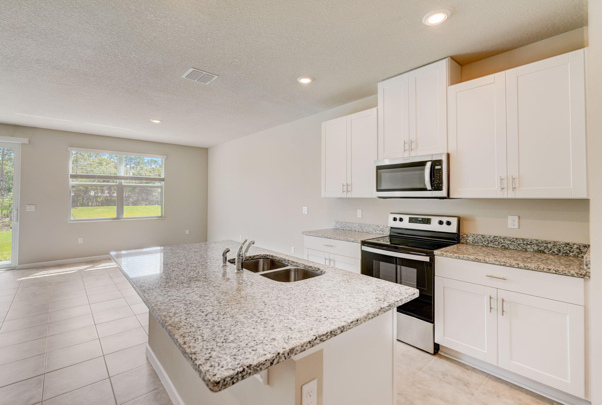 5720 SE Edgewater Circle