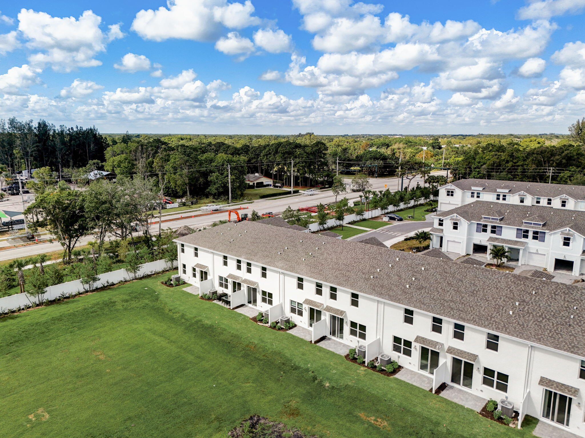 5720 SE Edgewater Circle