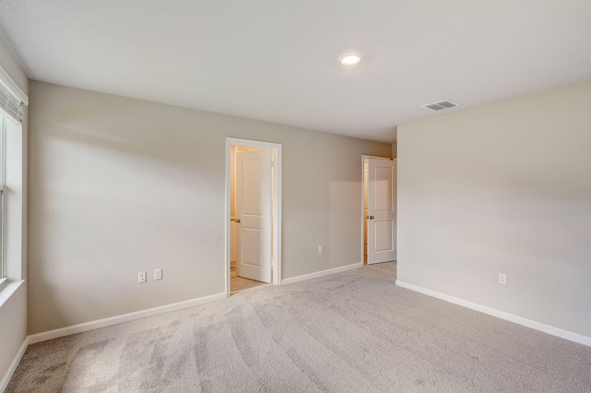 5720 SE Edgewater Circle