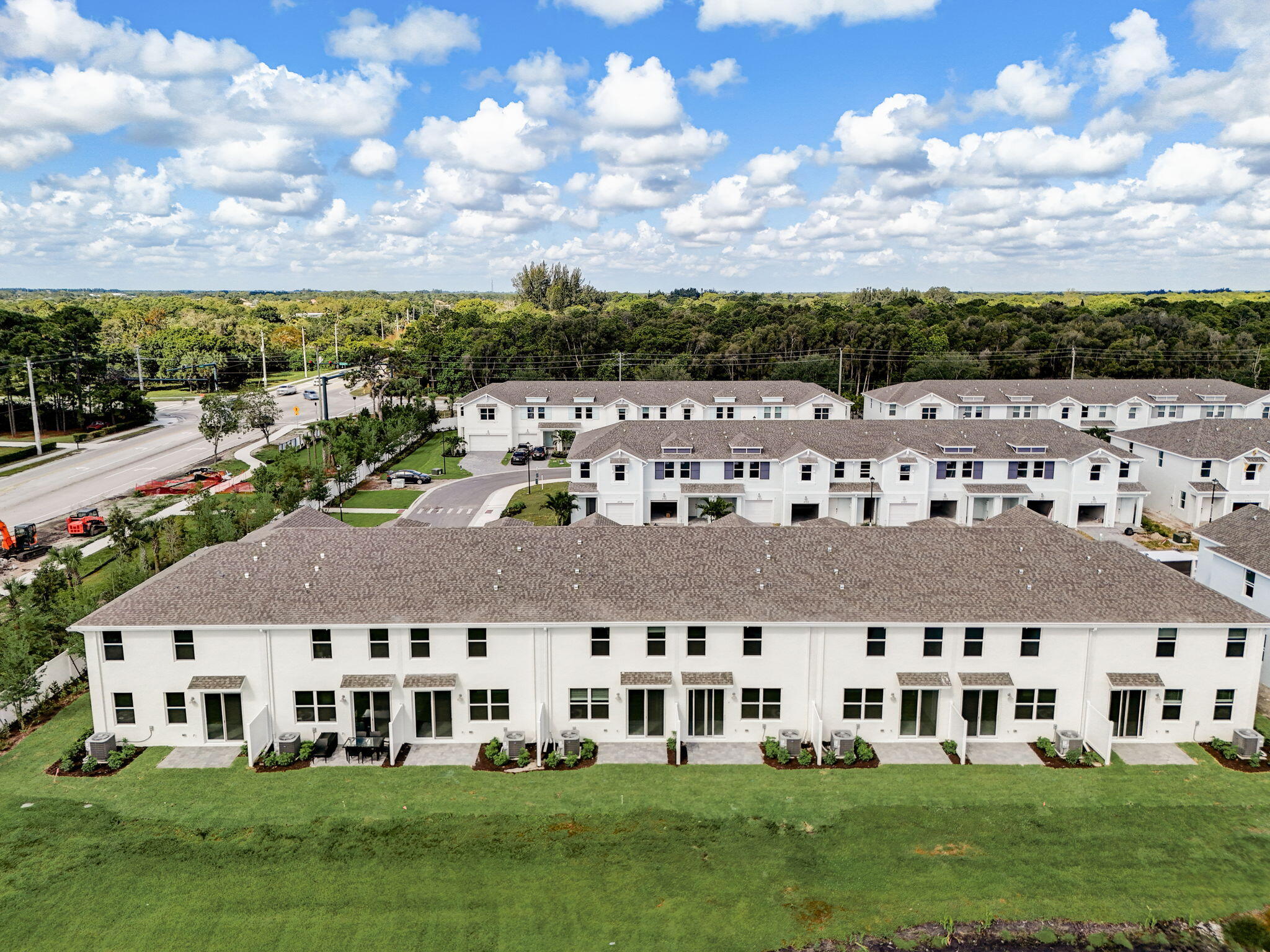 5720 SE Edgewater Circle