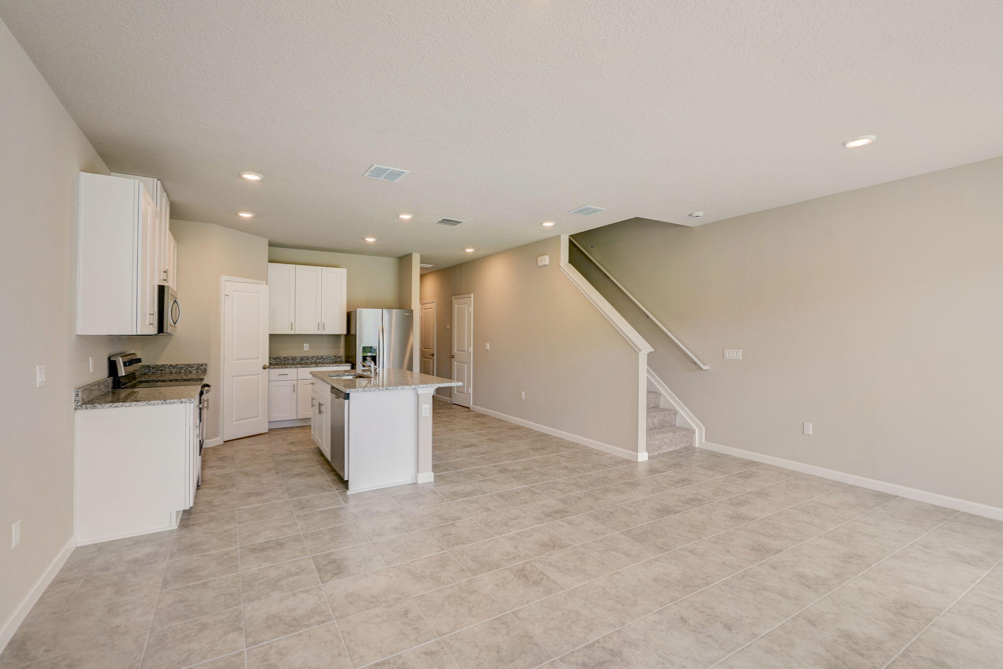 5720 SE Edgewater Circle