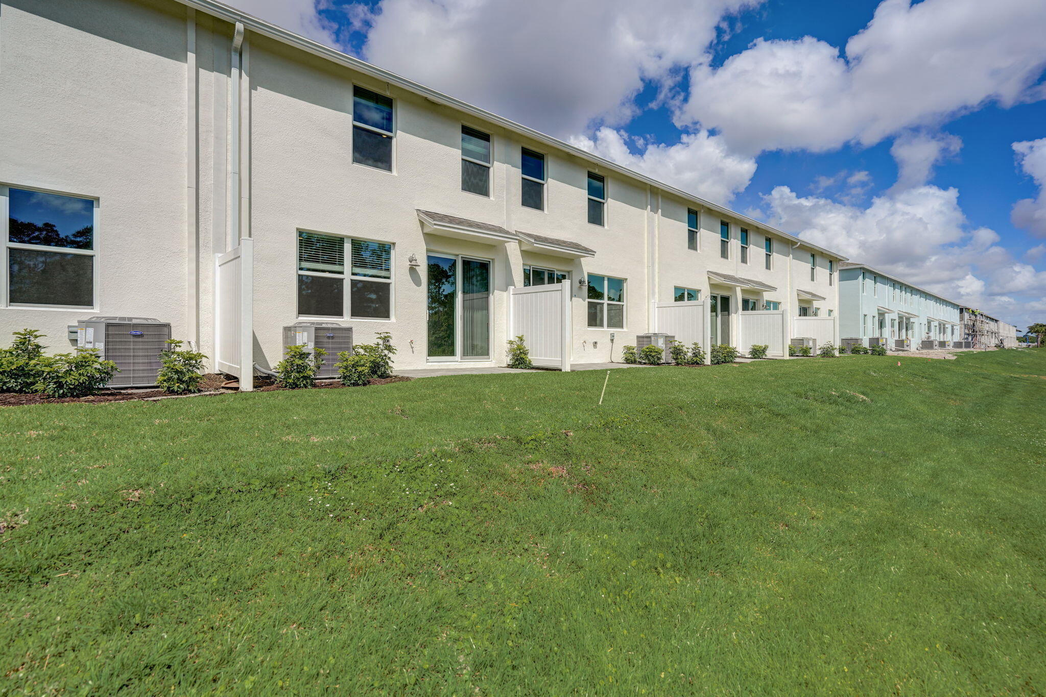 5720 SE Edgewater Circle