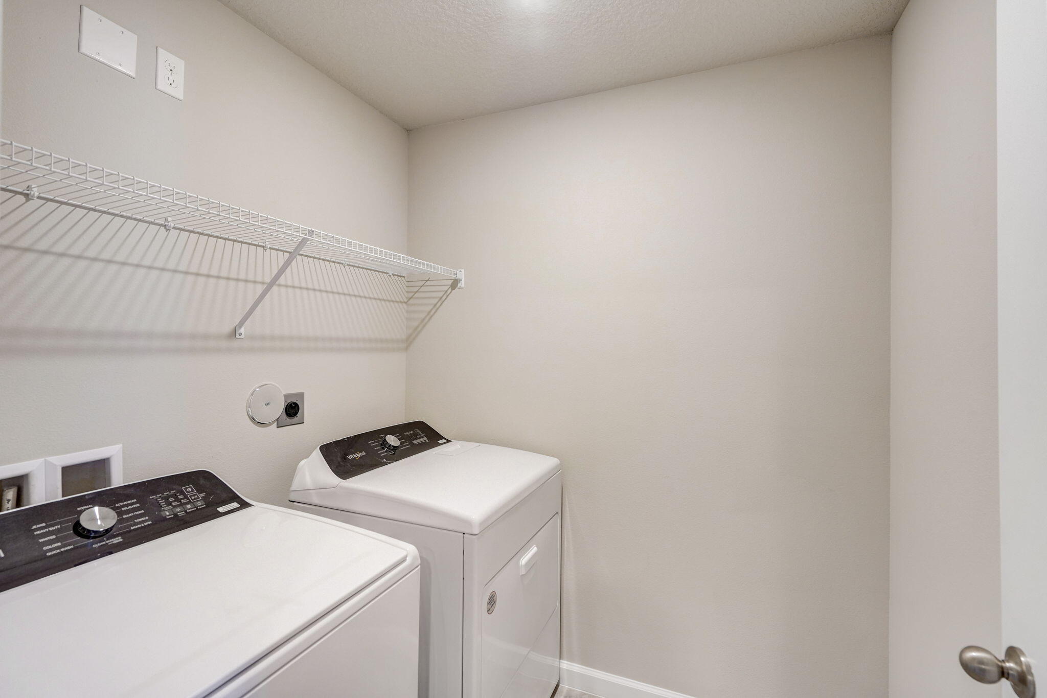 5720 SE Edgewater Circle