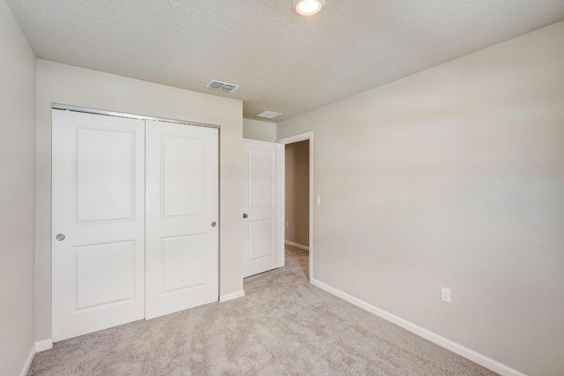 5720 SE Edgewater Circle