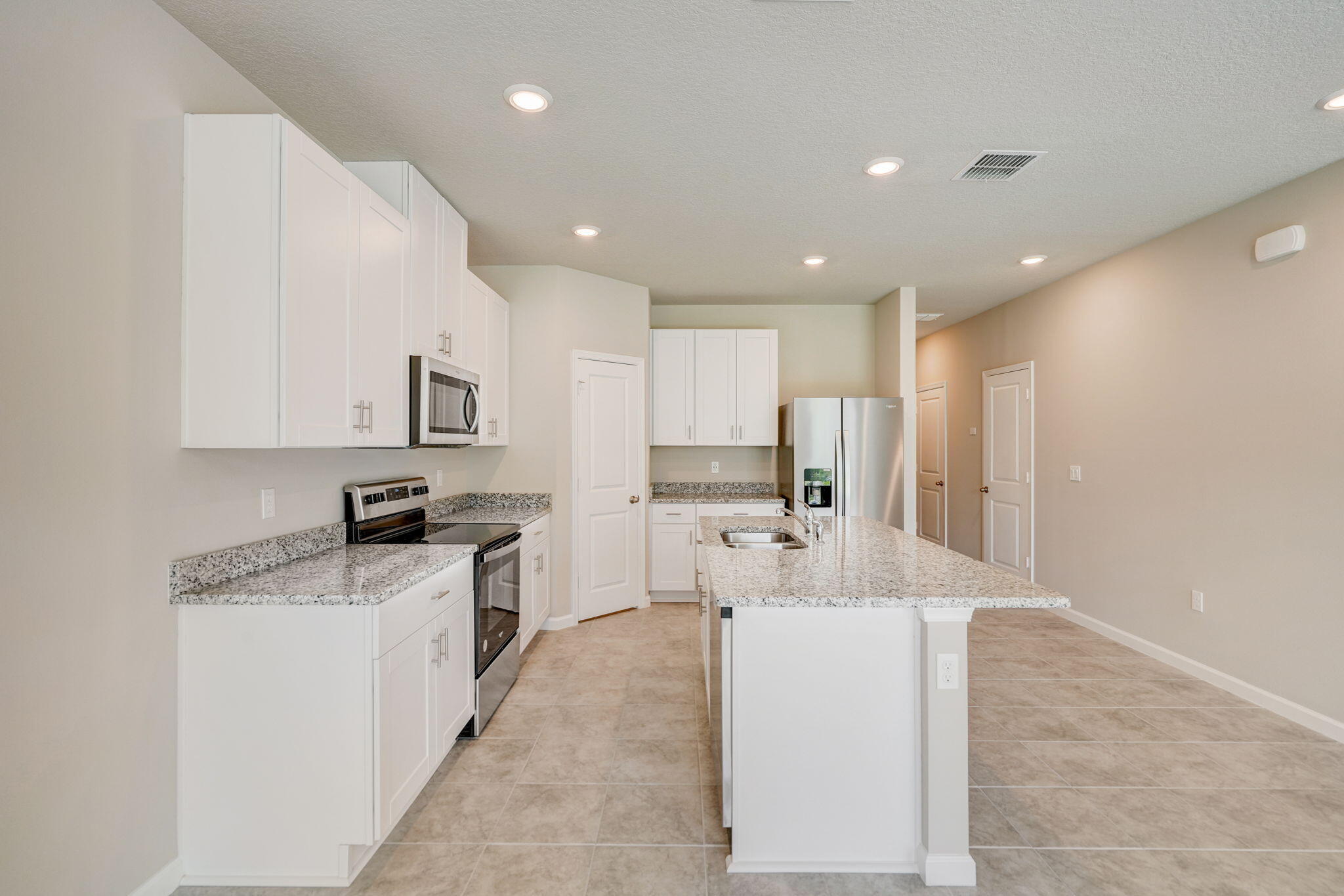 5720 SE Edgewater Circle