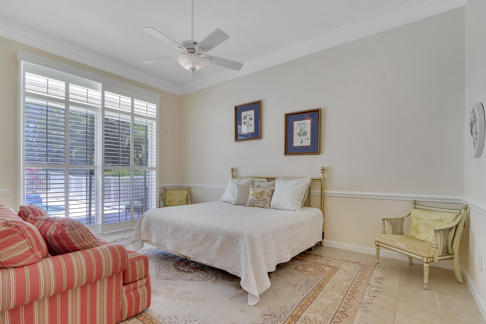 822 SW Blue Stem Way