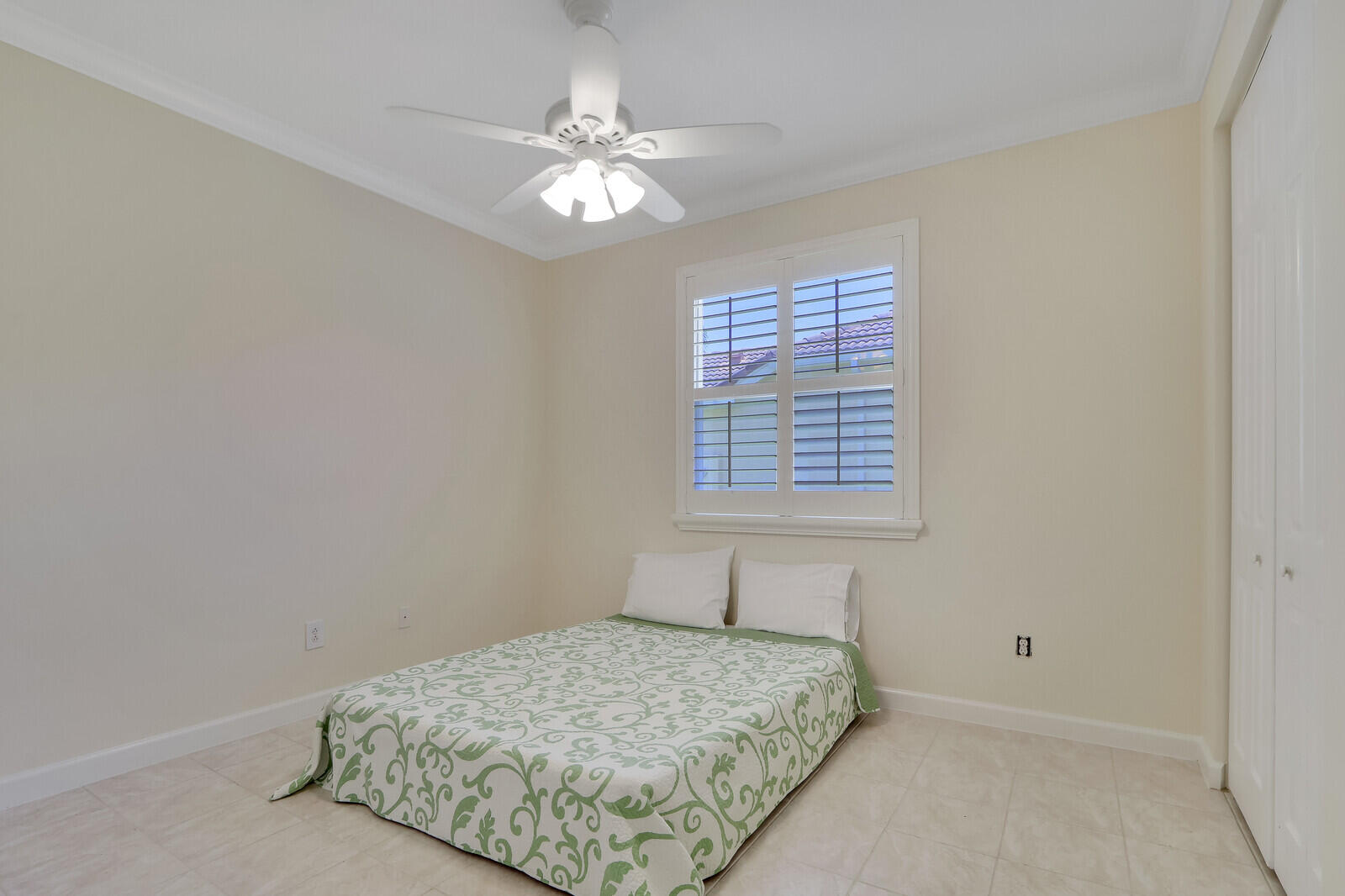 822 SW Blue Stem Way