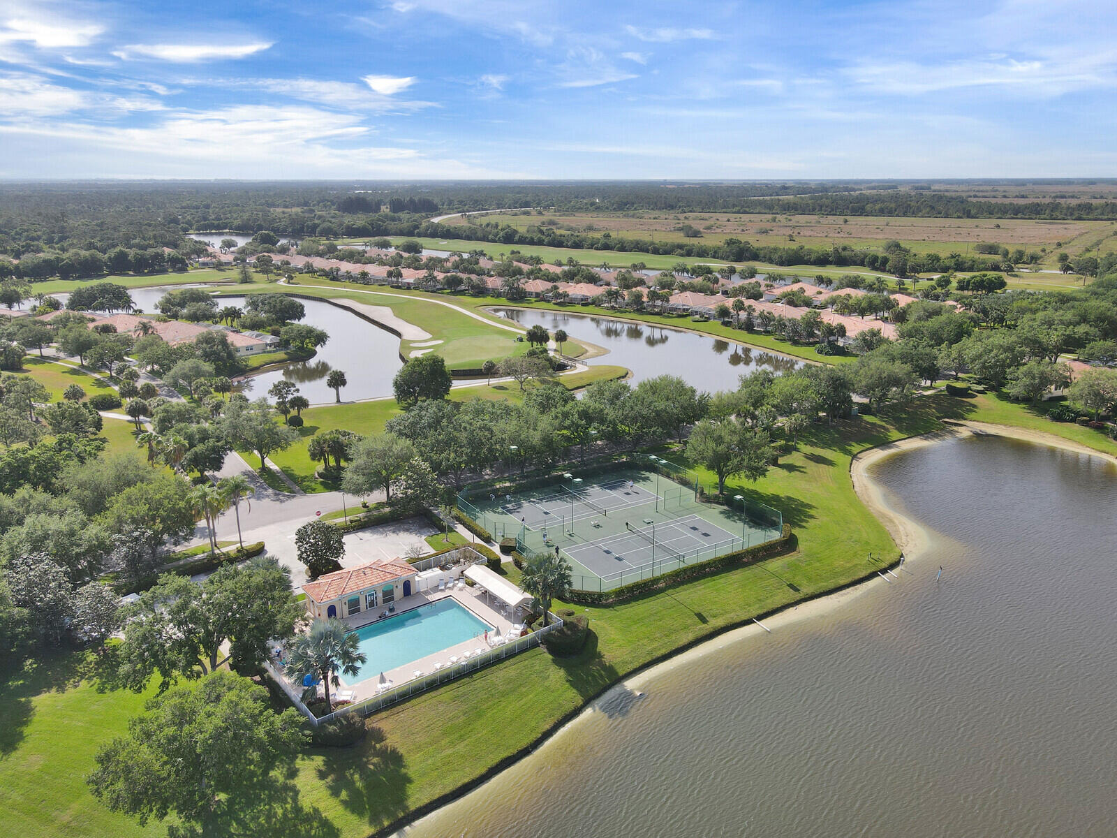 822 SW Blue Stem Way