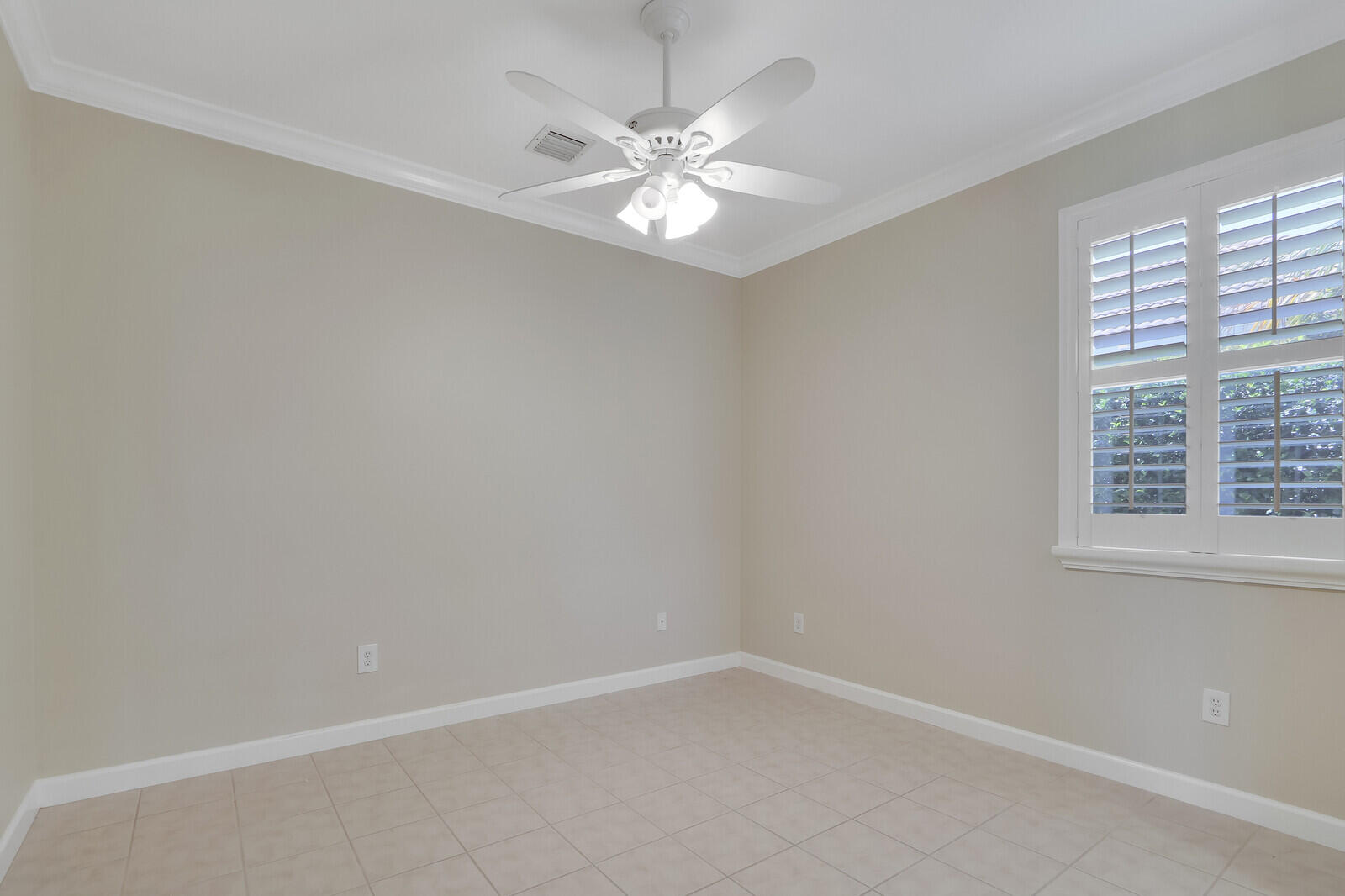 822 SW Blue Stem Way