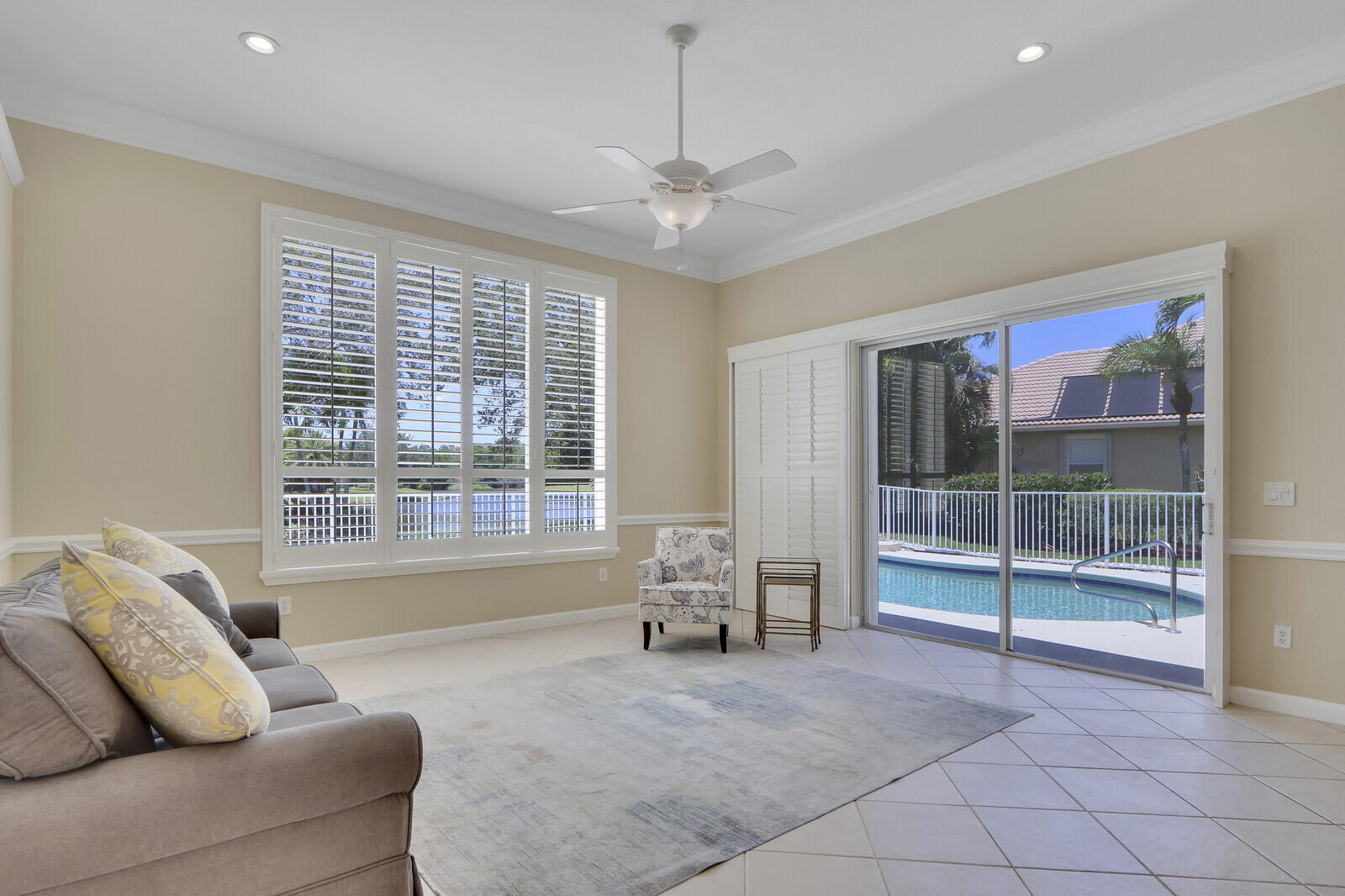 822 SW Blue Stem Way
