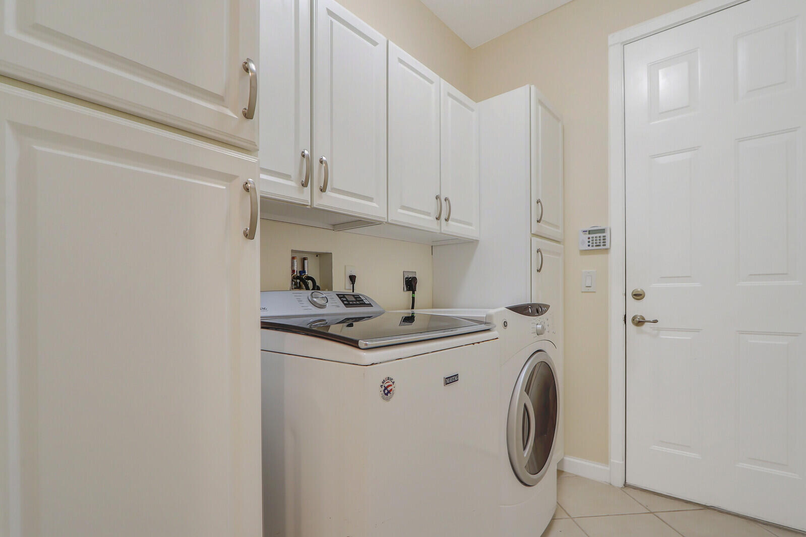 822 SW Blue Stem Way