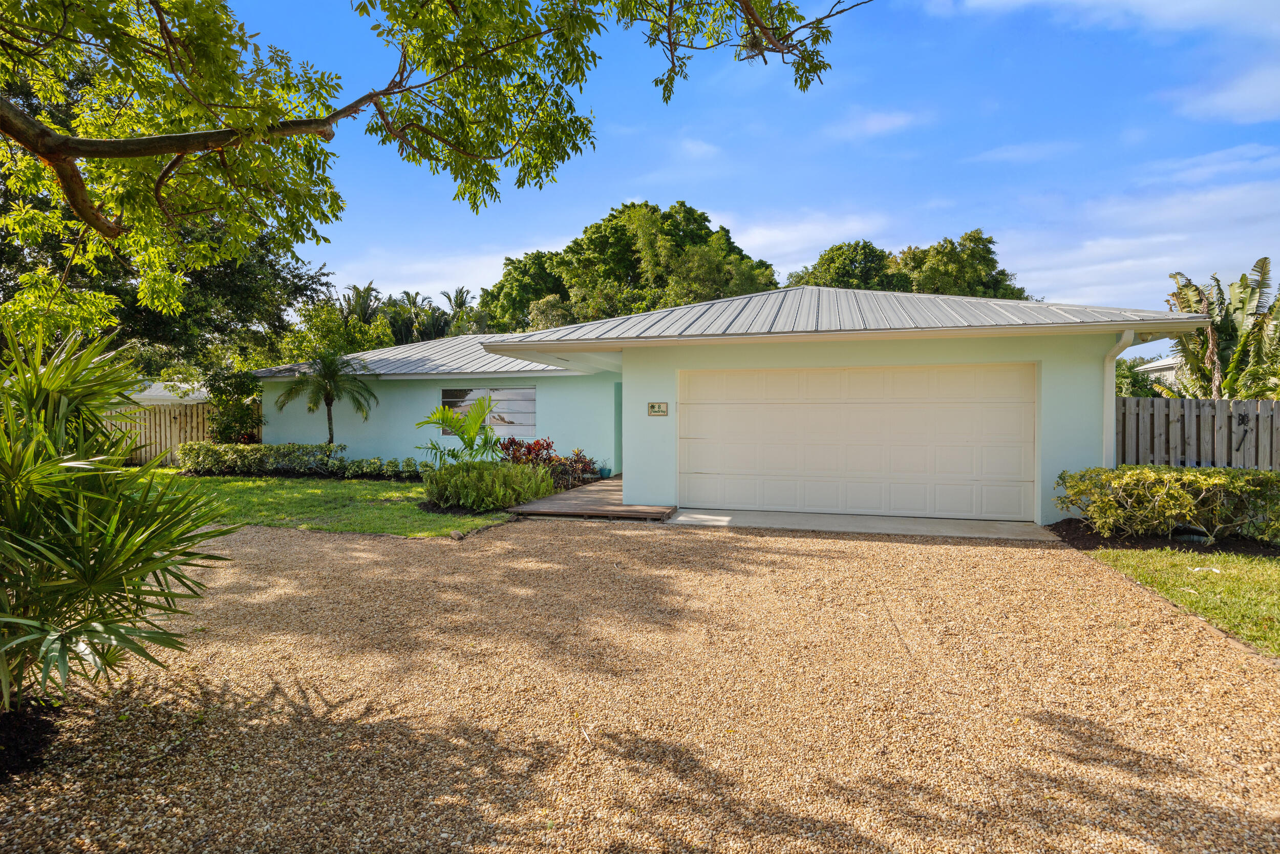 8 Palmetto Way