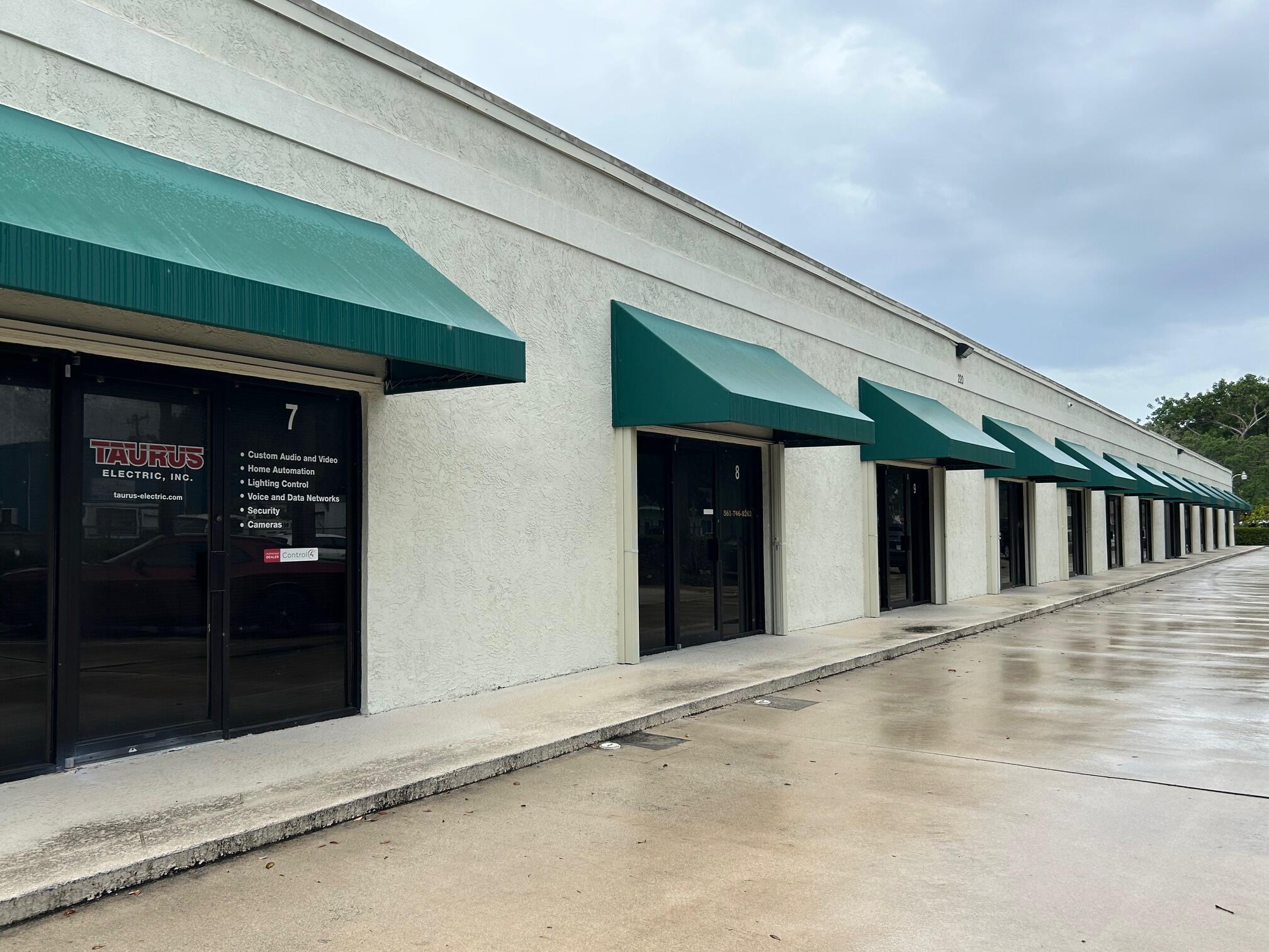 220 Venus Street 7