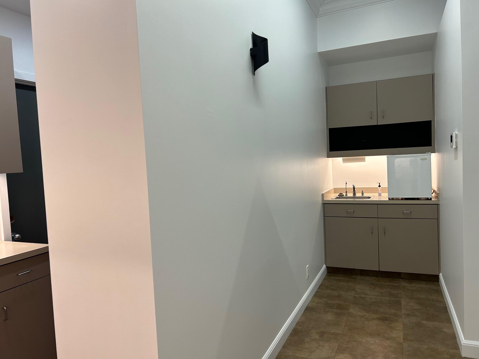 220 Venus Street 7