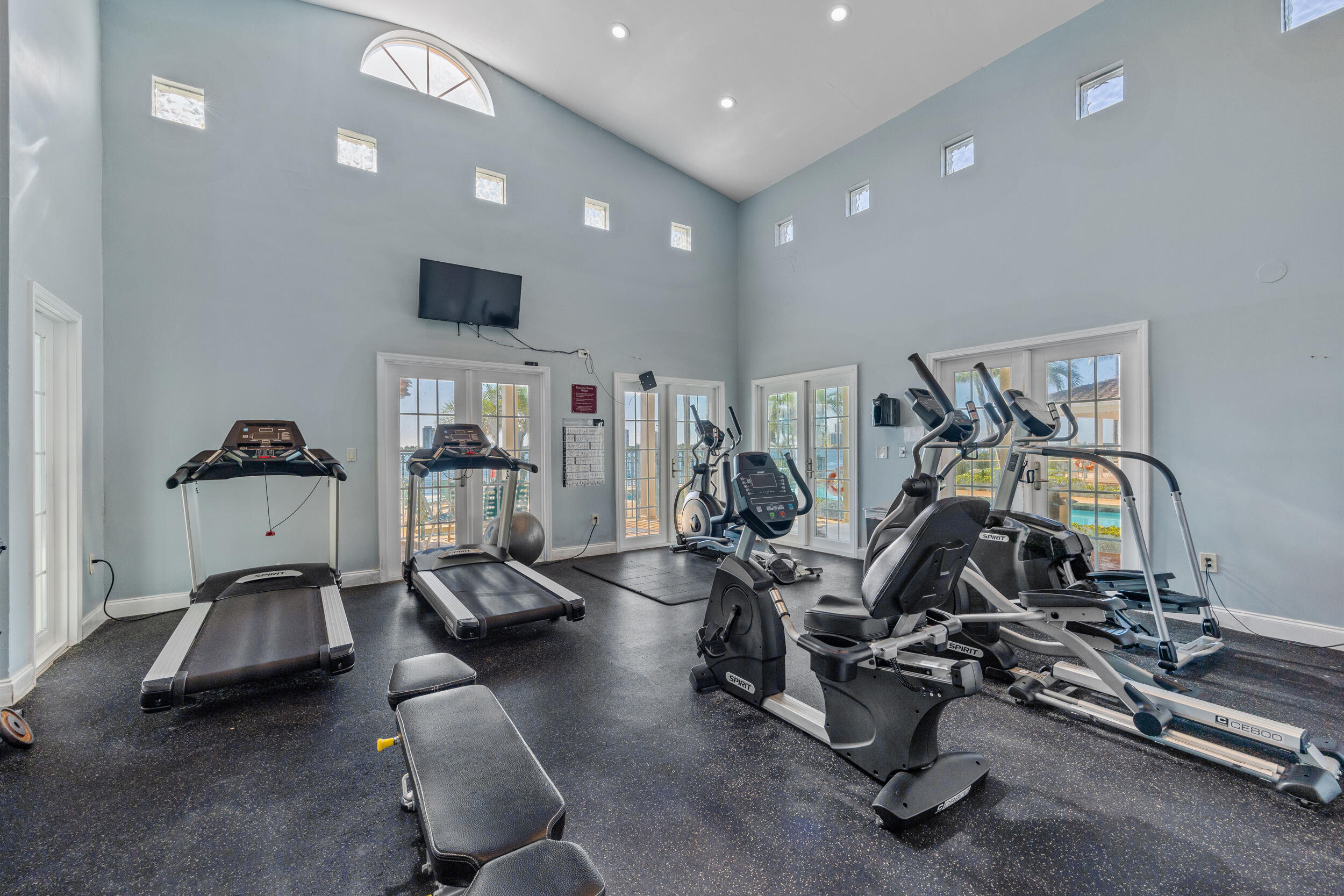 1050 Lake Shore Drive 202