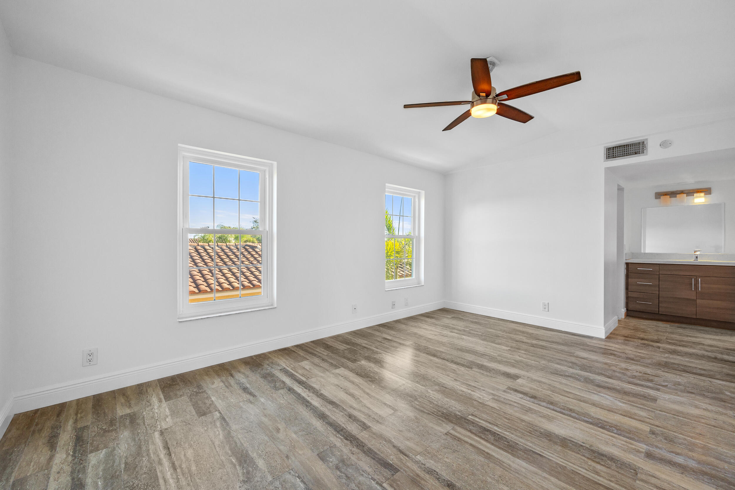 1050 Lake Shore Drive 202
