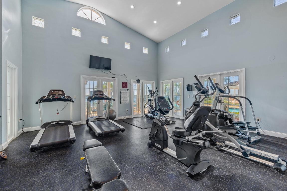 1050 Lake Shore Drive 202