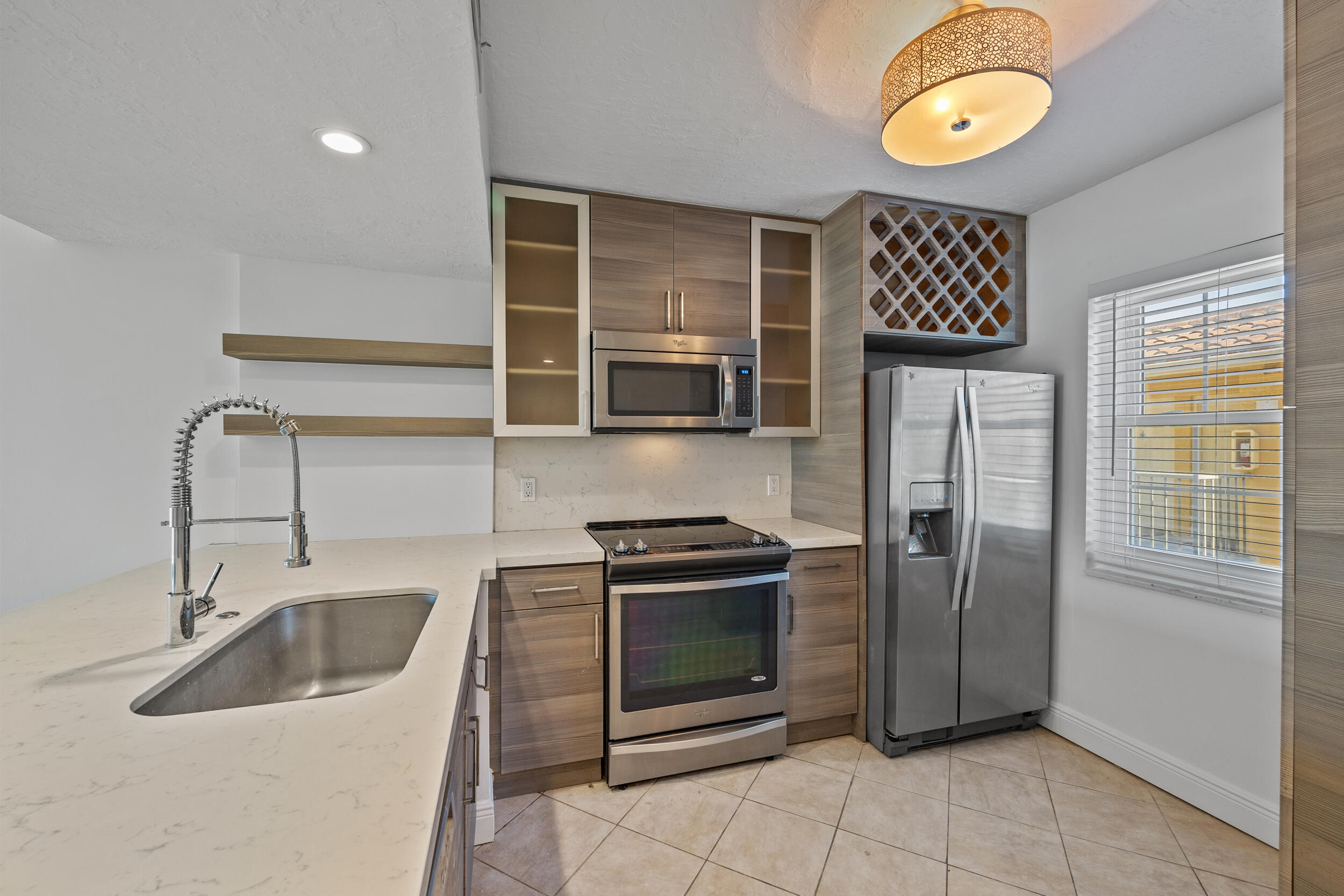 1050 Lake Shore Drive 202