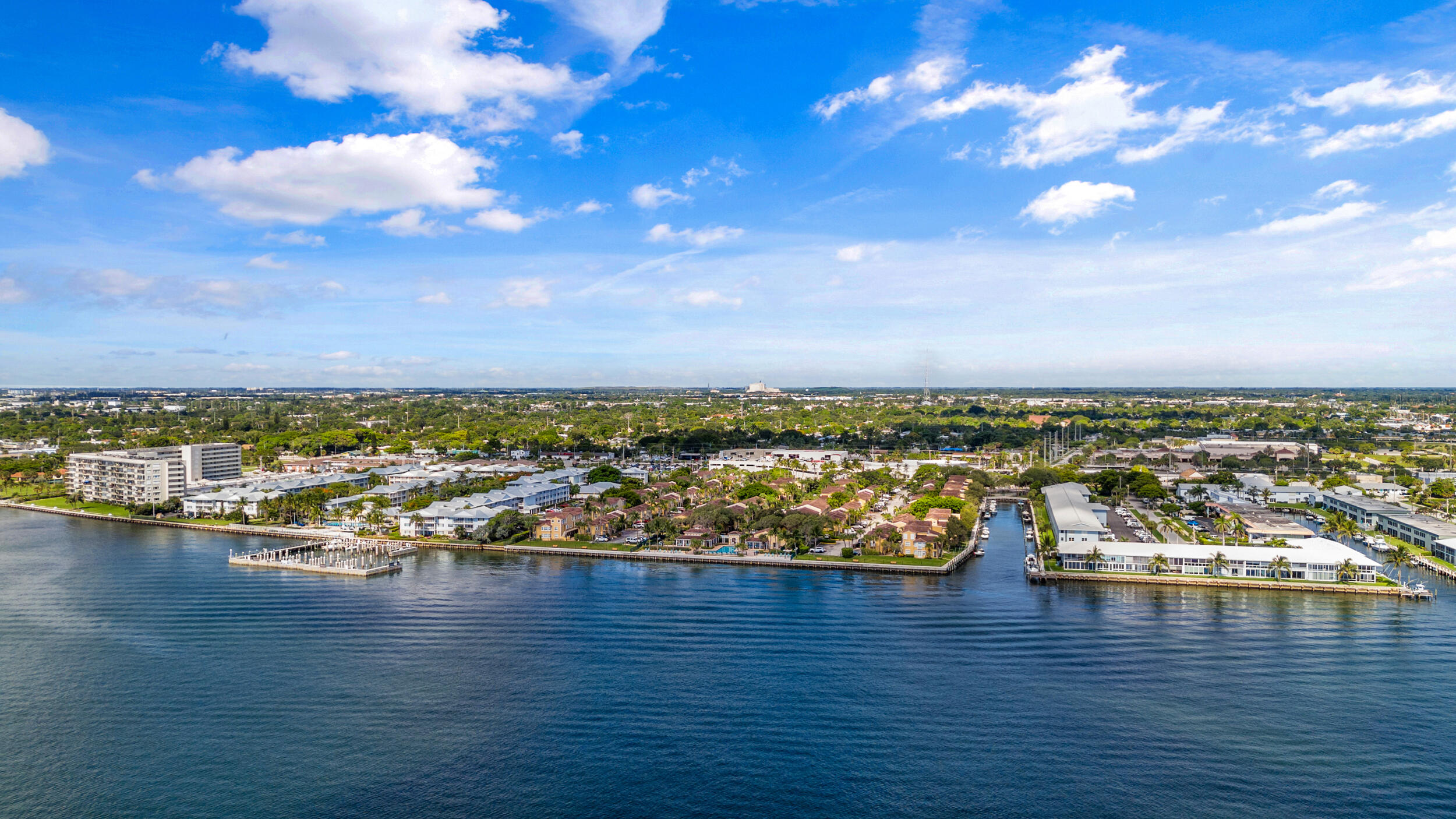 1050 Lake Shore Drive 202