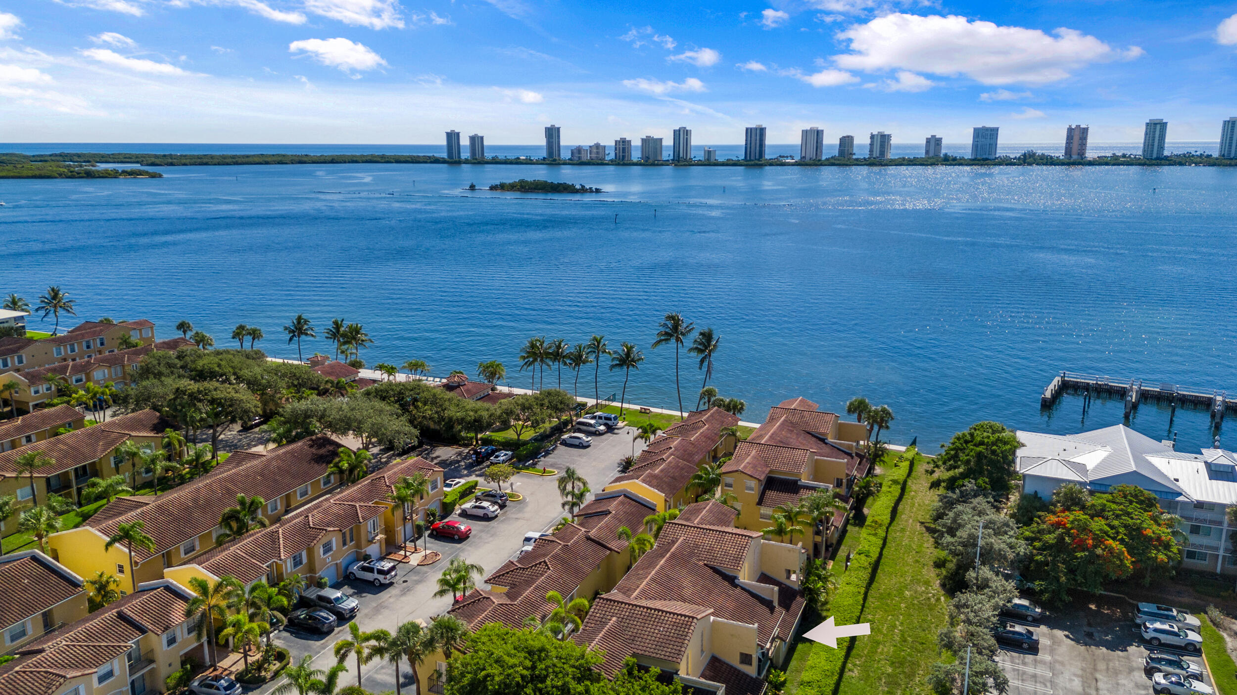 1050 Lake Shore Drive 202