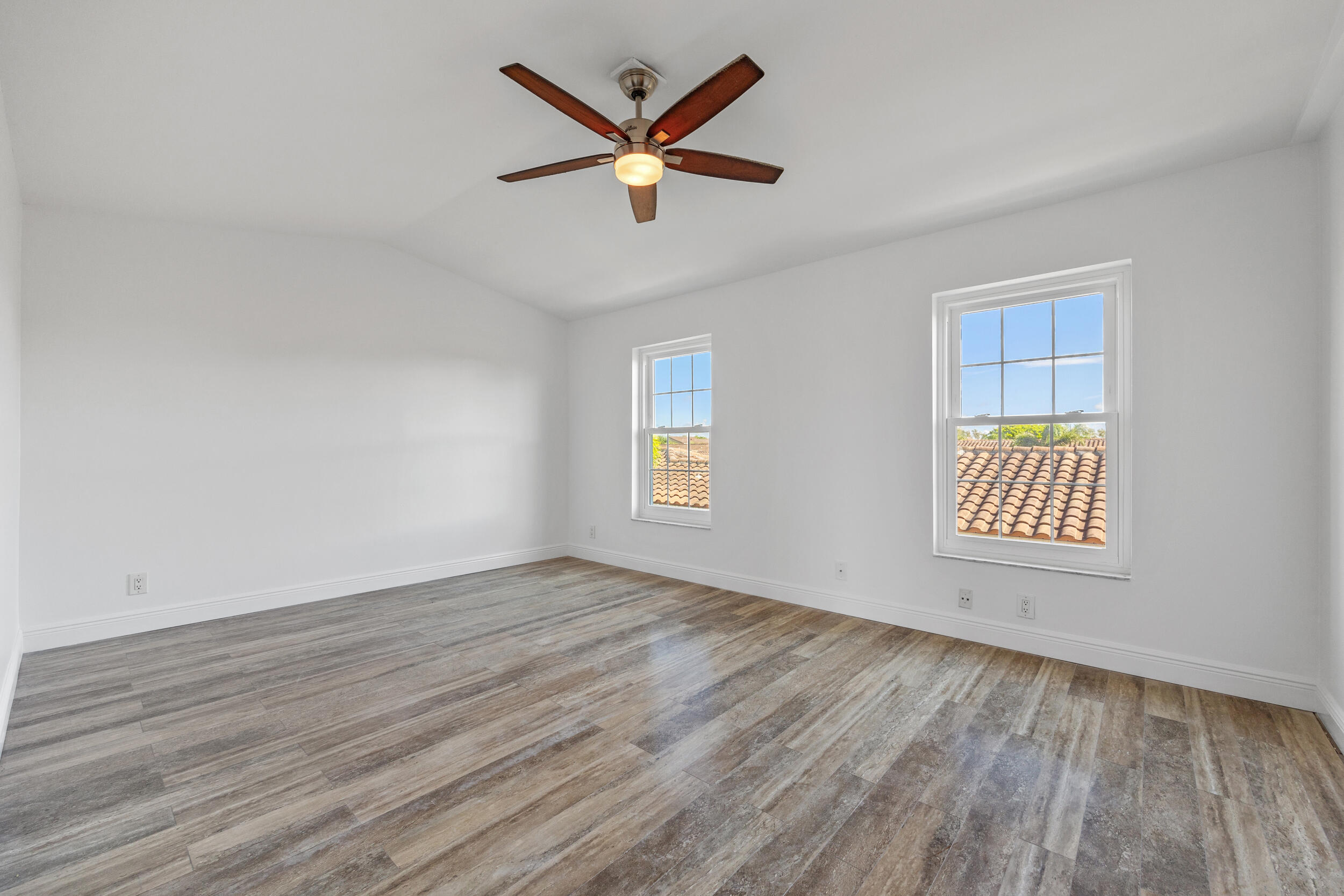 1050 Lake Shore Drive 202