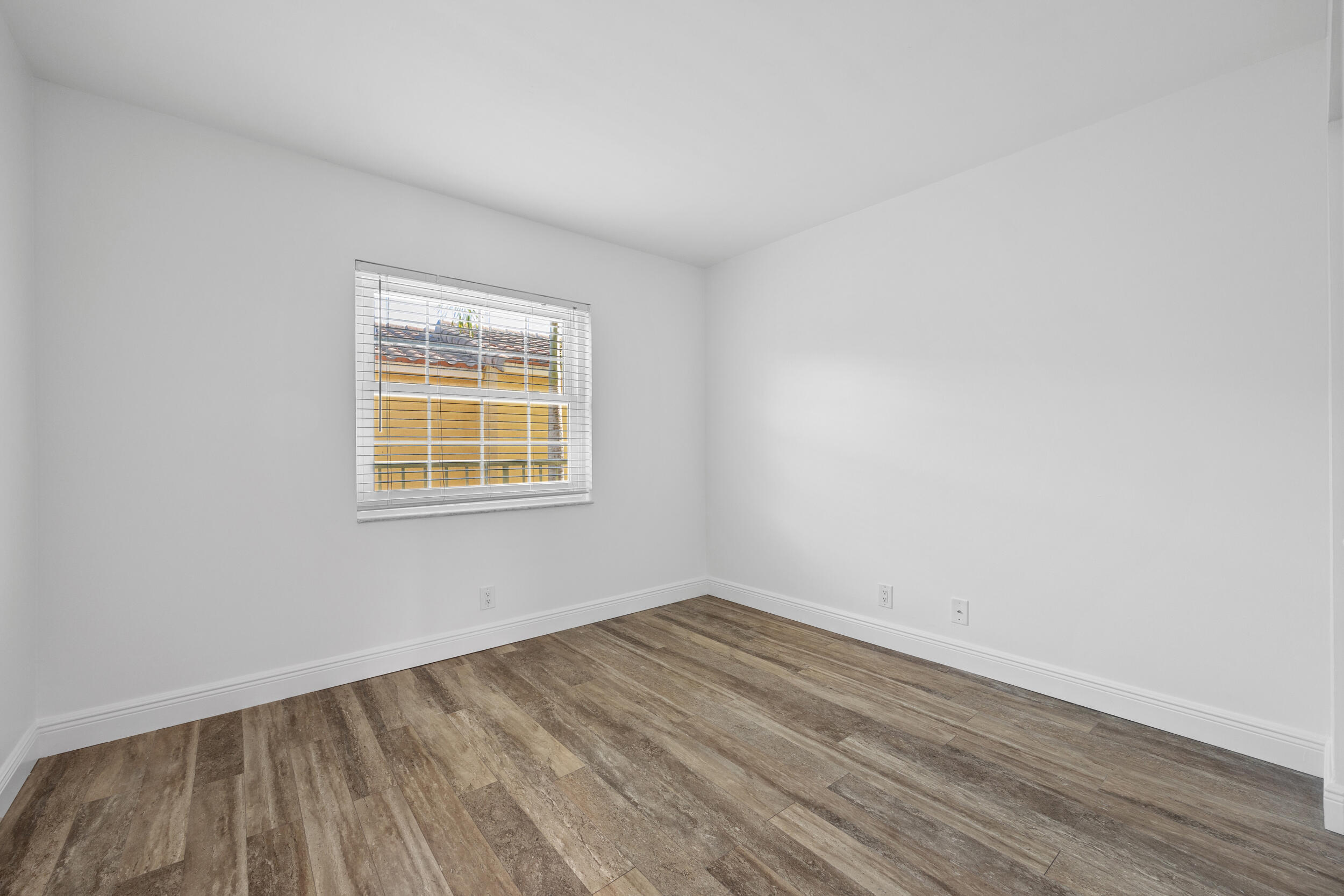 1050 Lake Shore Drive 202