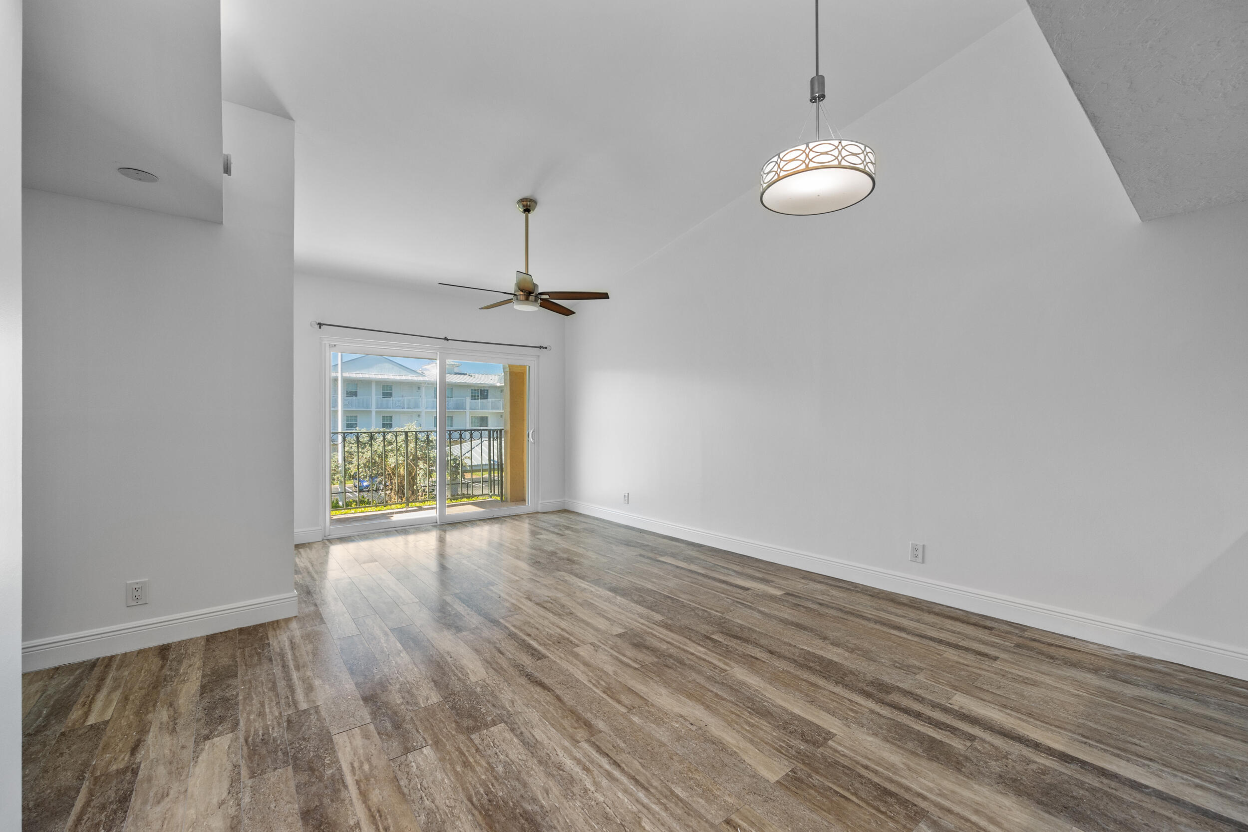 1050 Lake Shore Drive 202