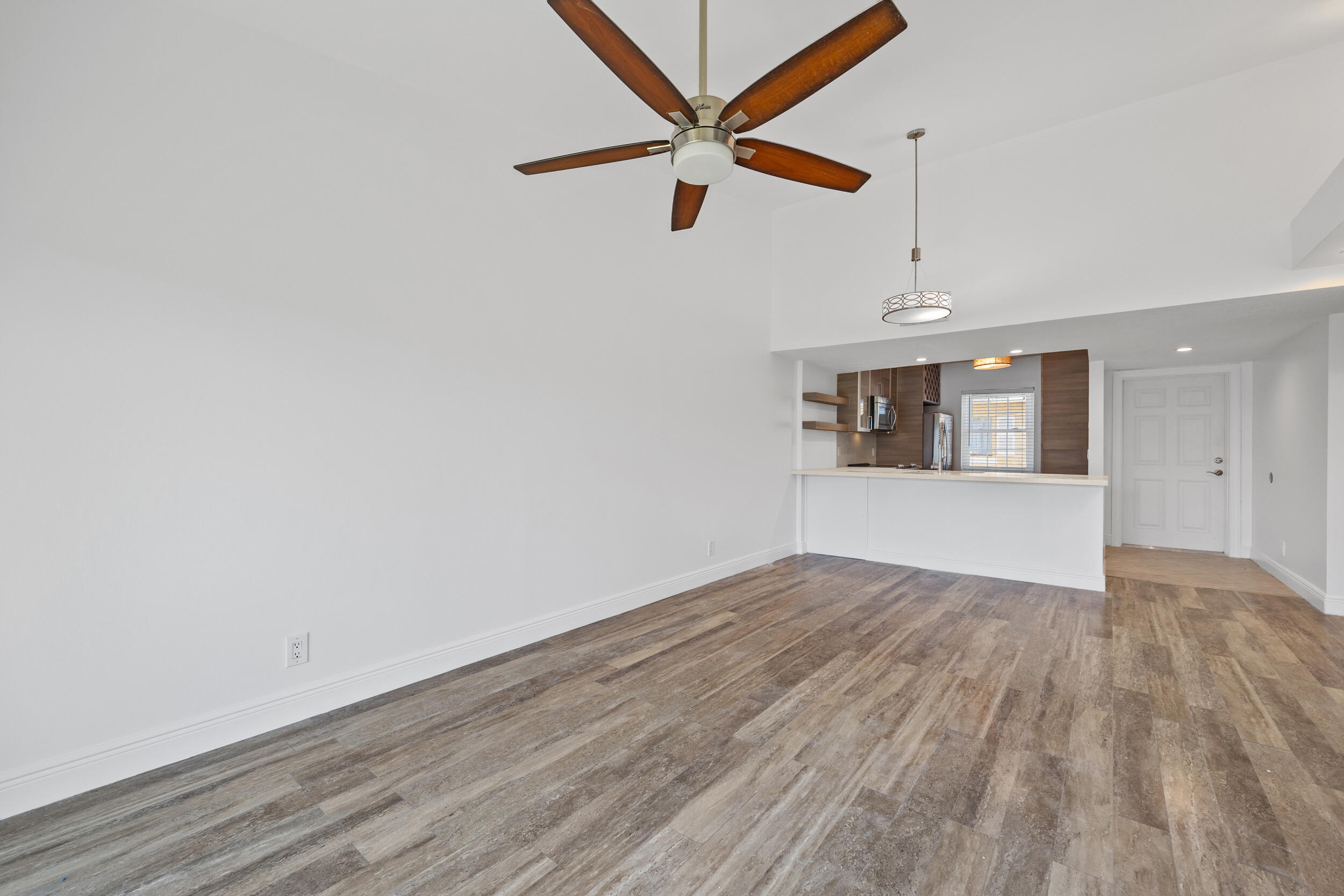 1050 Lake Shore Drive 202