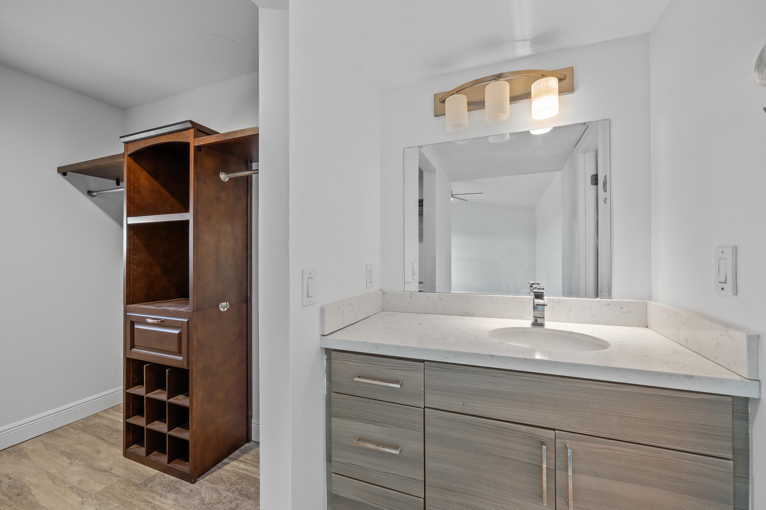 1050 Lake Shore Drive 202