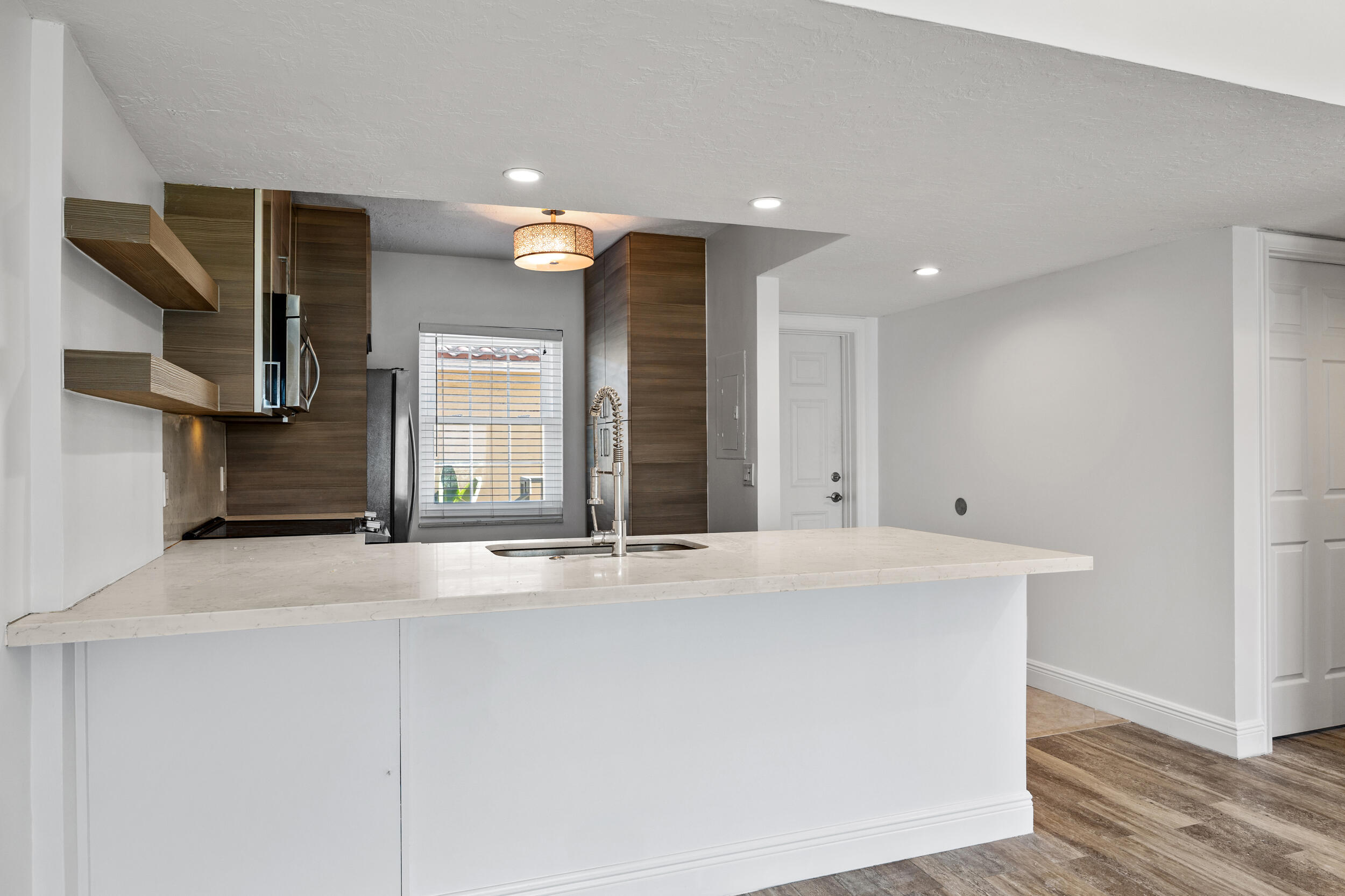 1050 Lake Shore Drive 202
