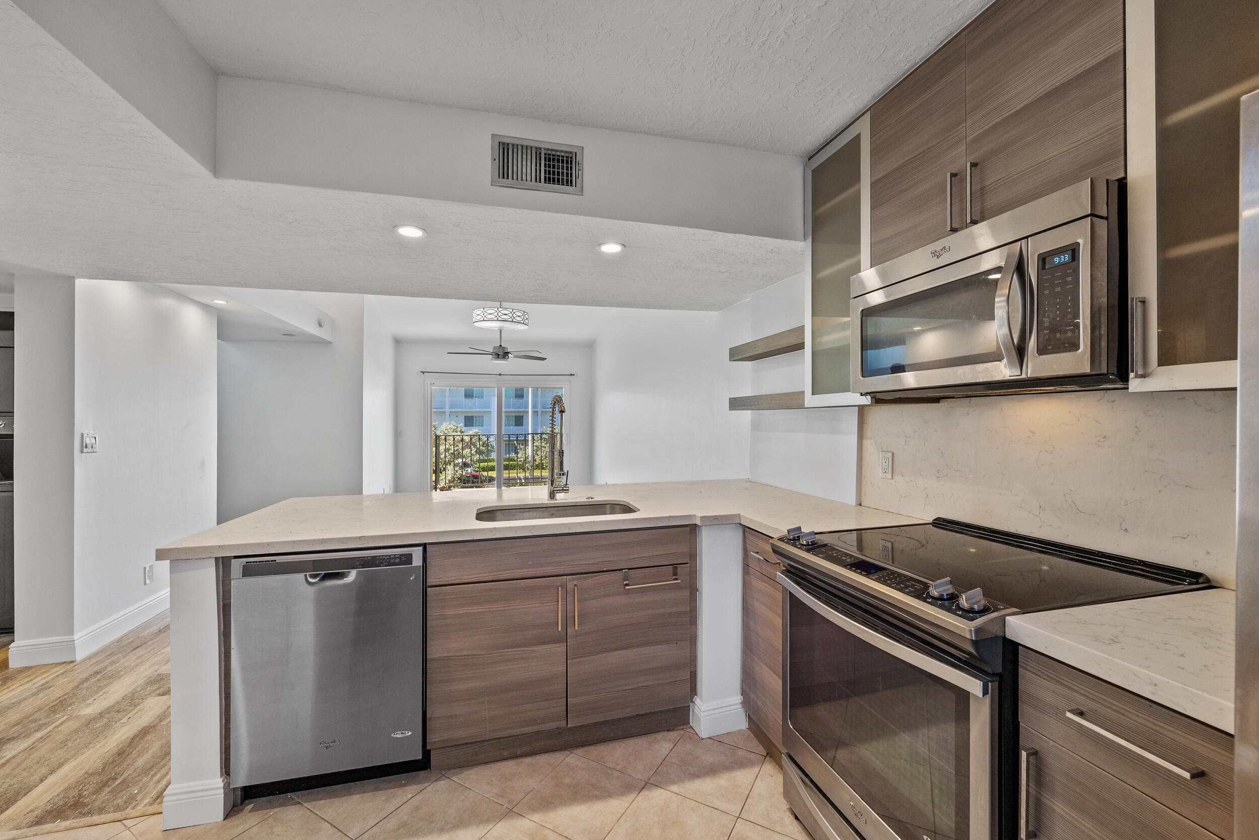1050 Lake Shore Drive 202