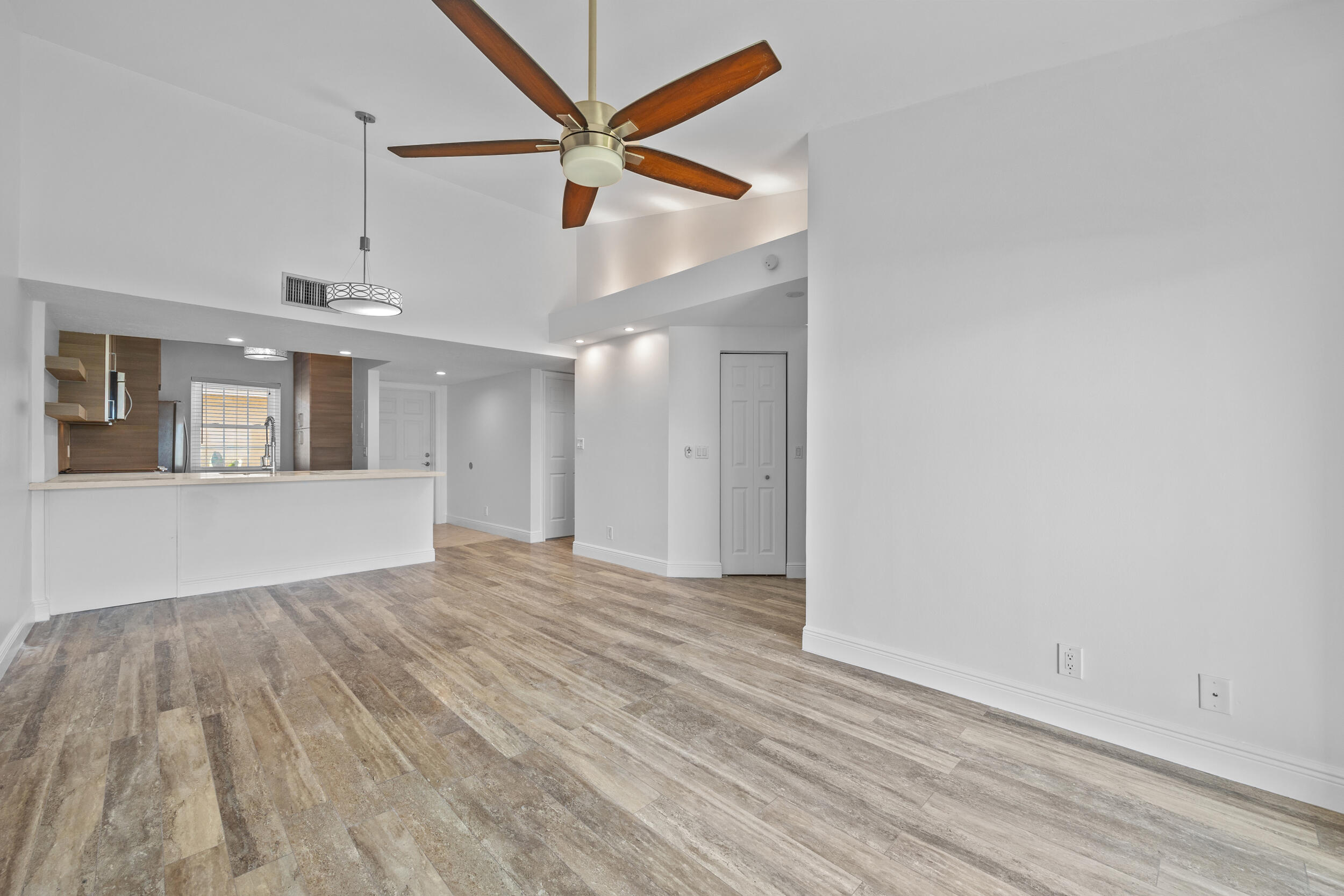 1050 Lake Shore Drive 202