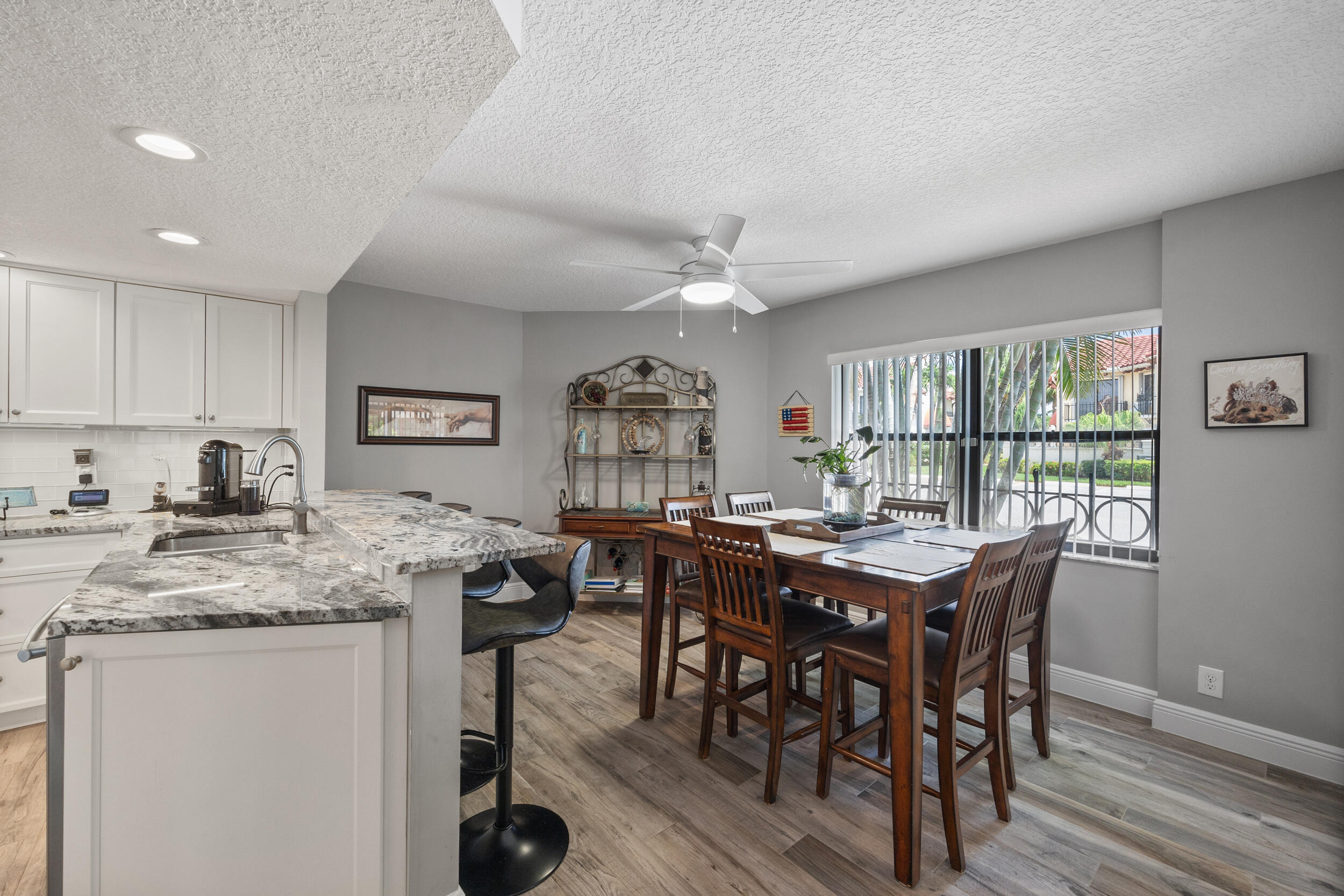 27 Uno Lago Drive