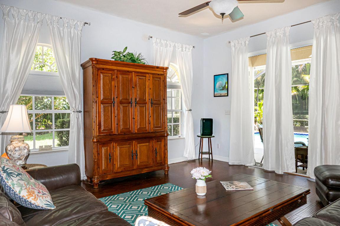 2119 SW Danforth Circle