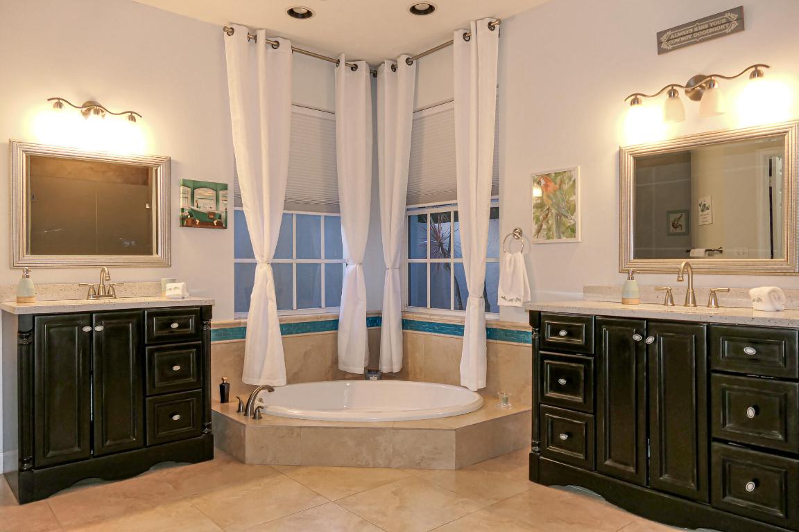 2119 SW Danforth Circle