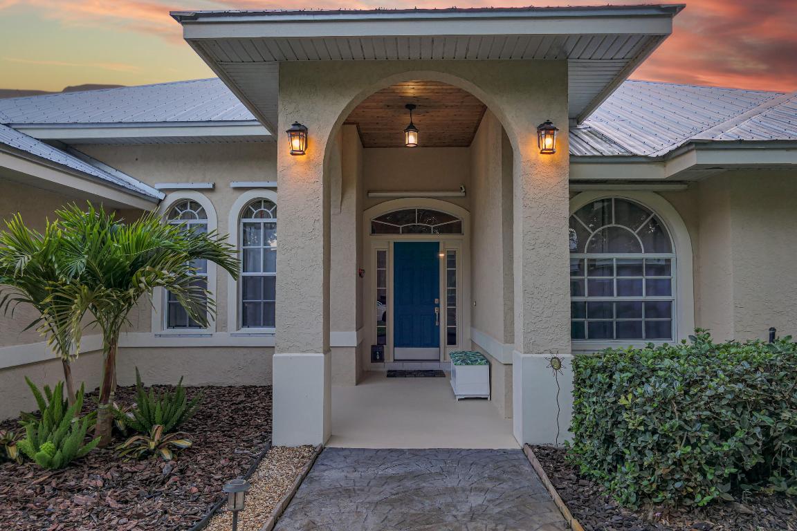 2119 SW Danforth Circle