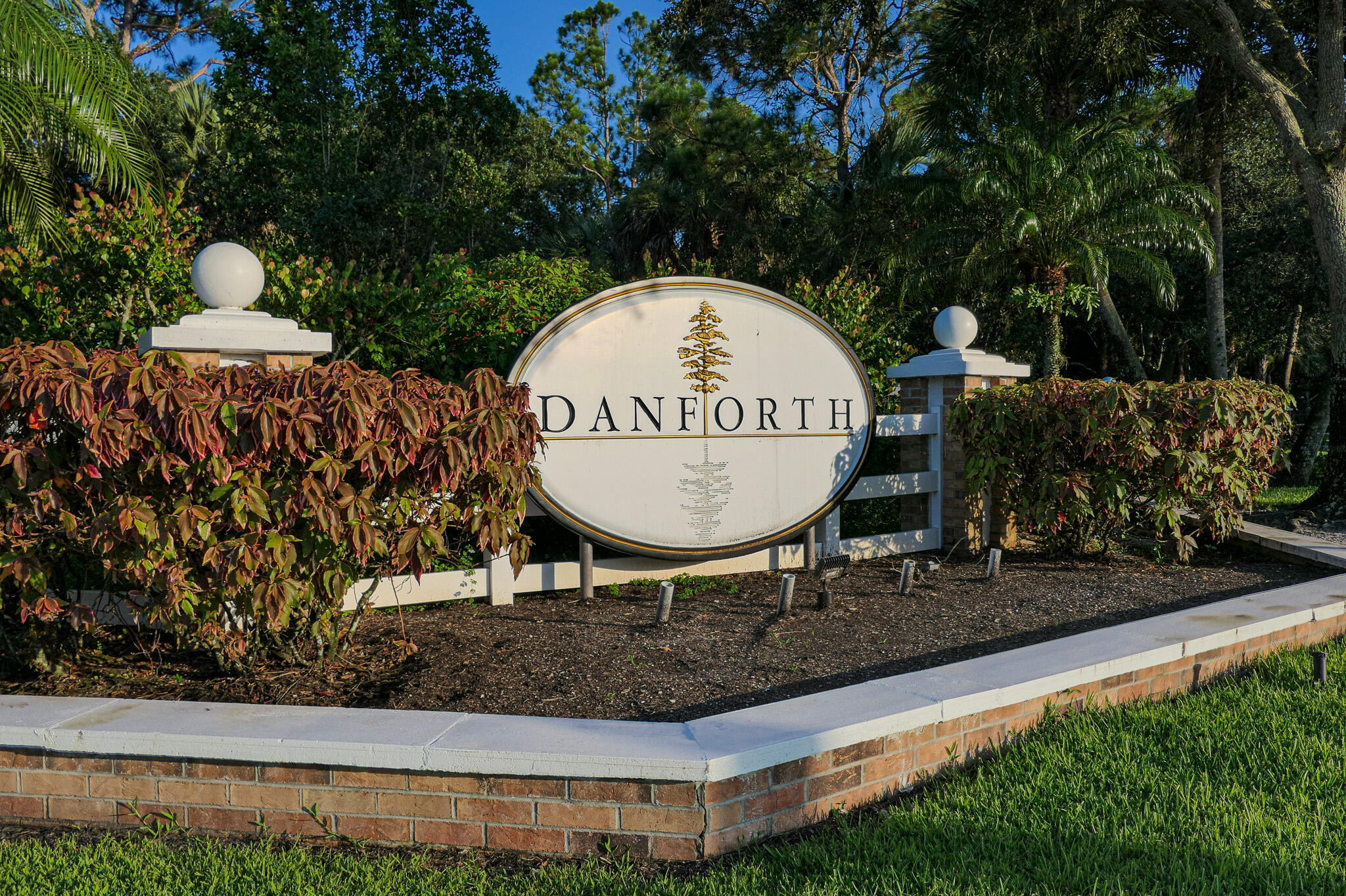 2119 SW Danforth Circle