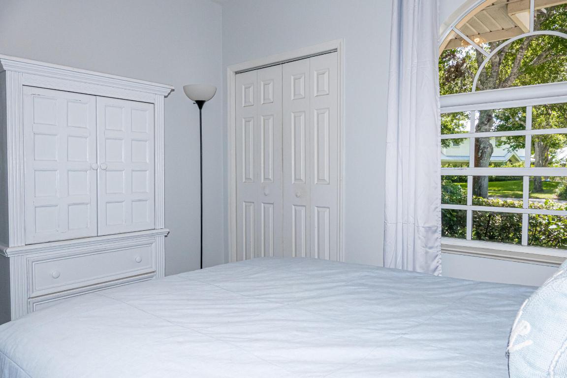 2119 SW Danforth Circle