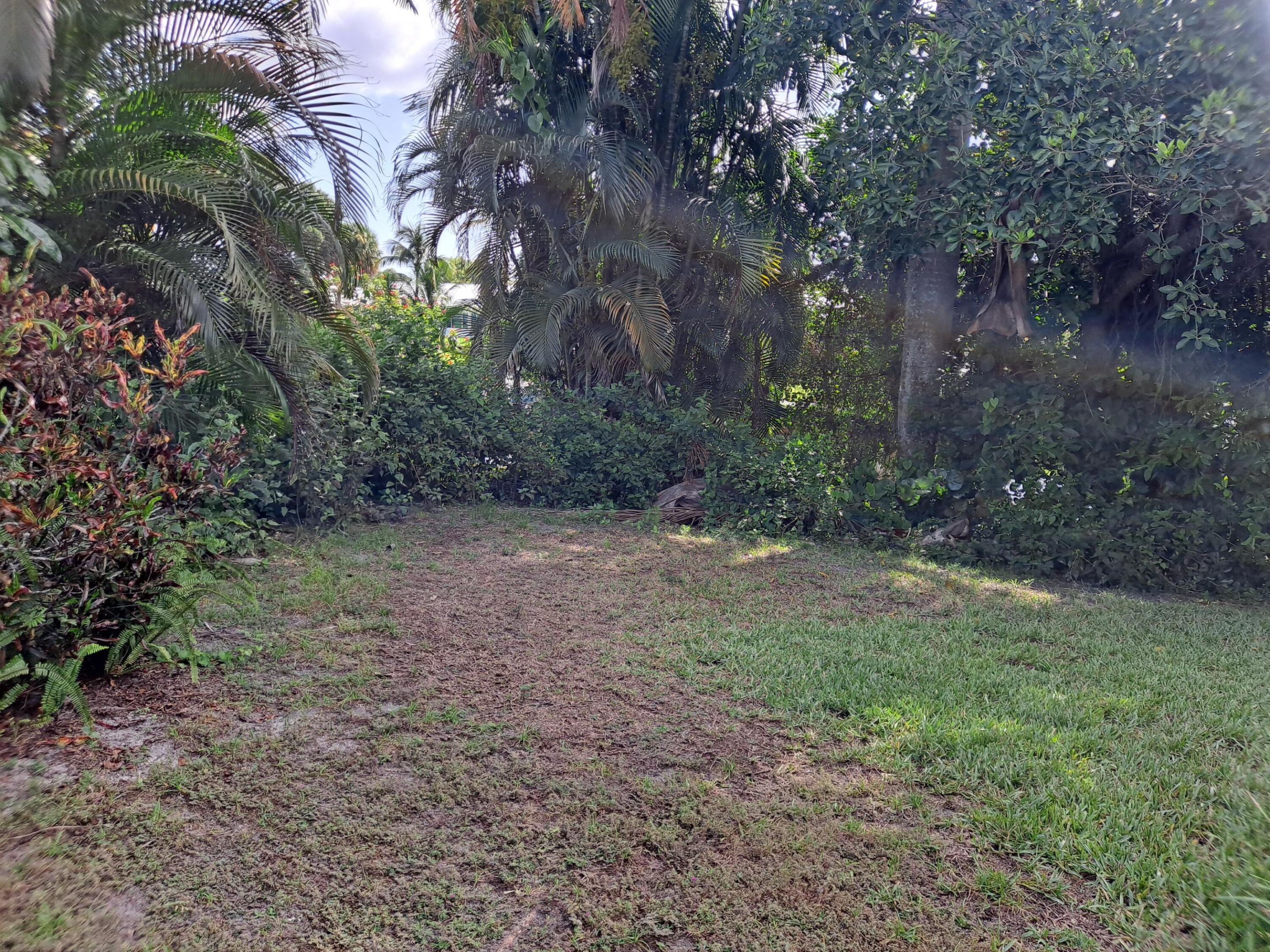 1489 SW Pine Tree Lane