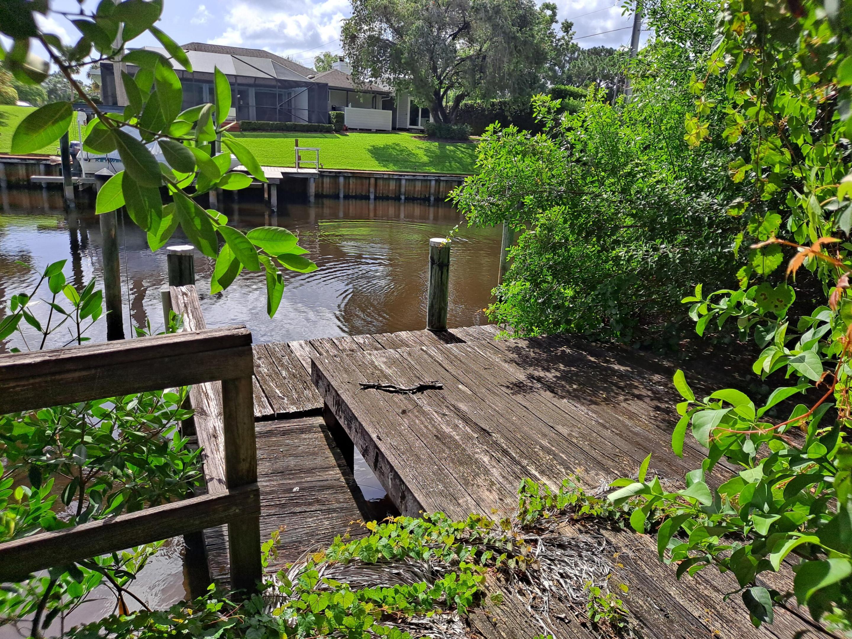 1489 SW Pine Tree Lane