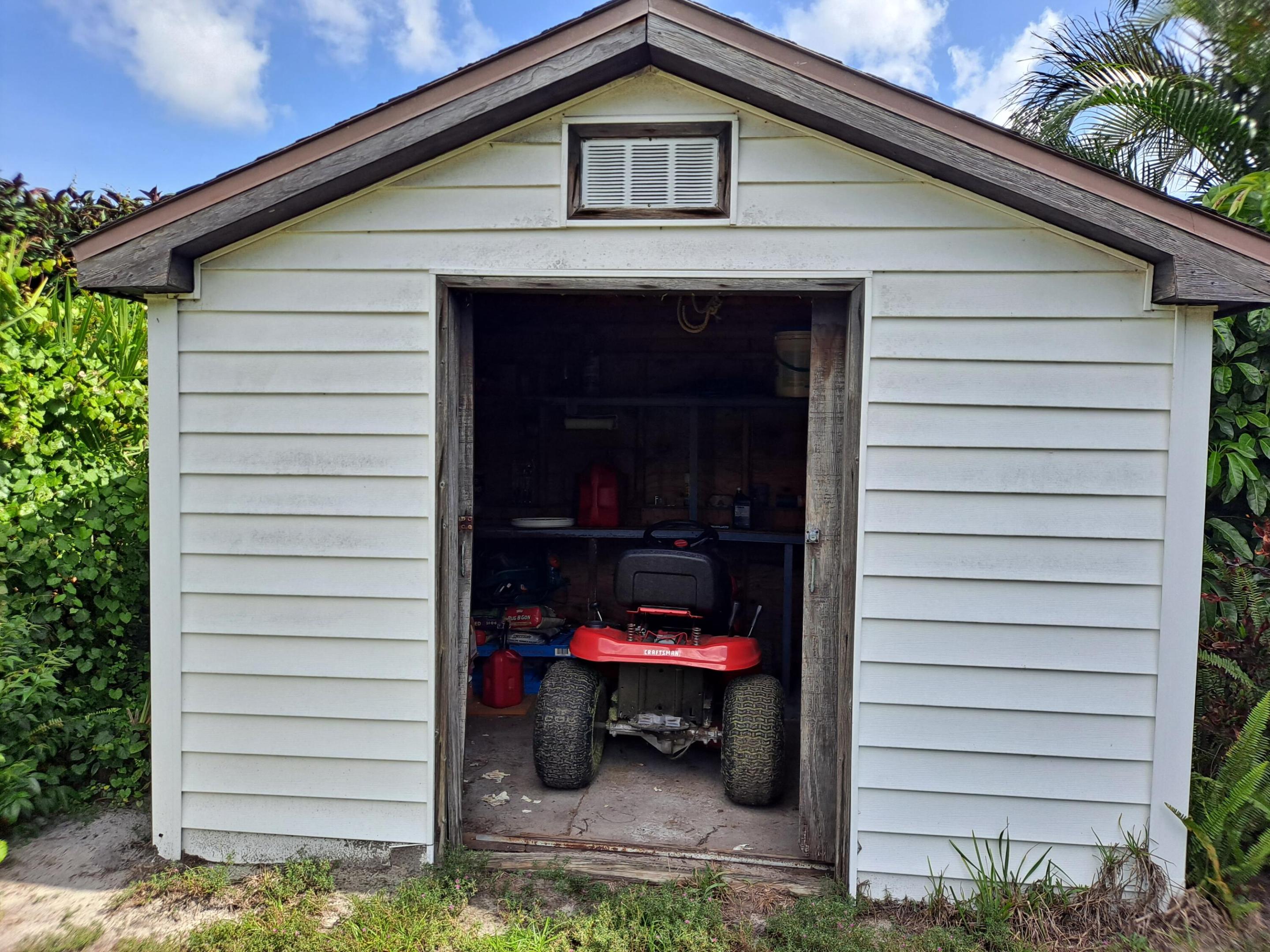 1489 SW Pine Tree Lane