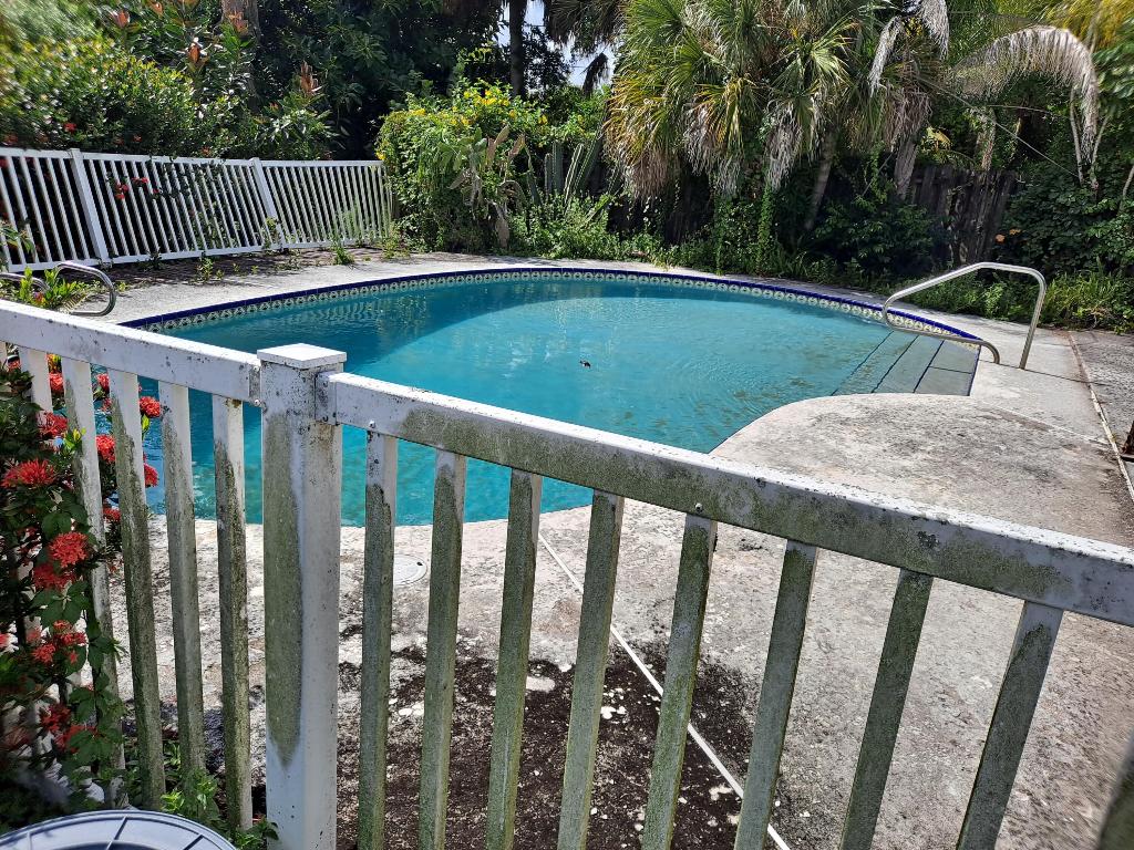 1489 SW Pine Tree Lane