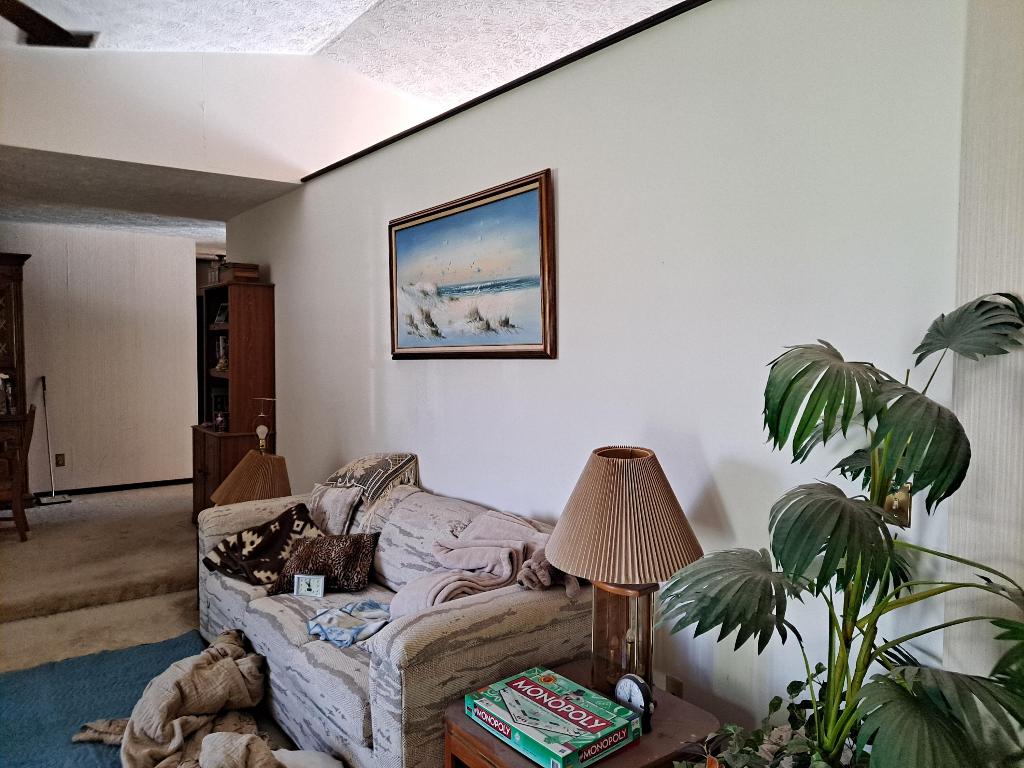 1489 SW Pine Tree Lane