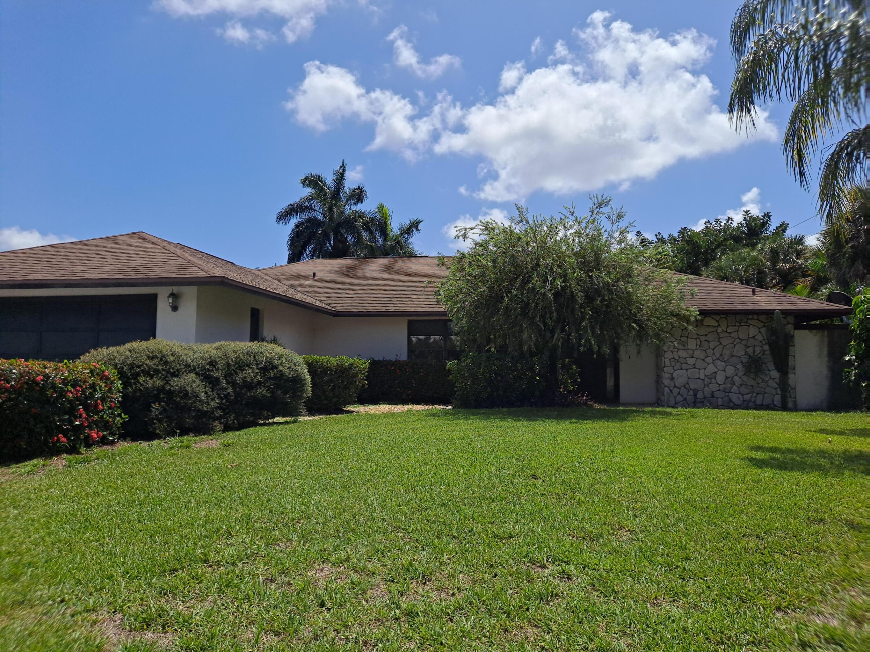 1489 SW Pine Tree Lane