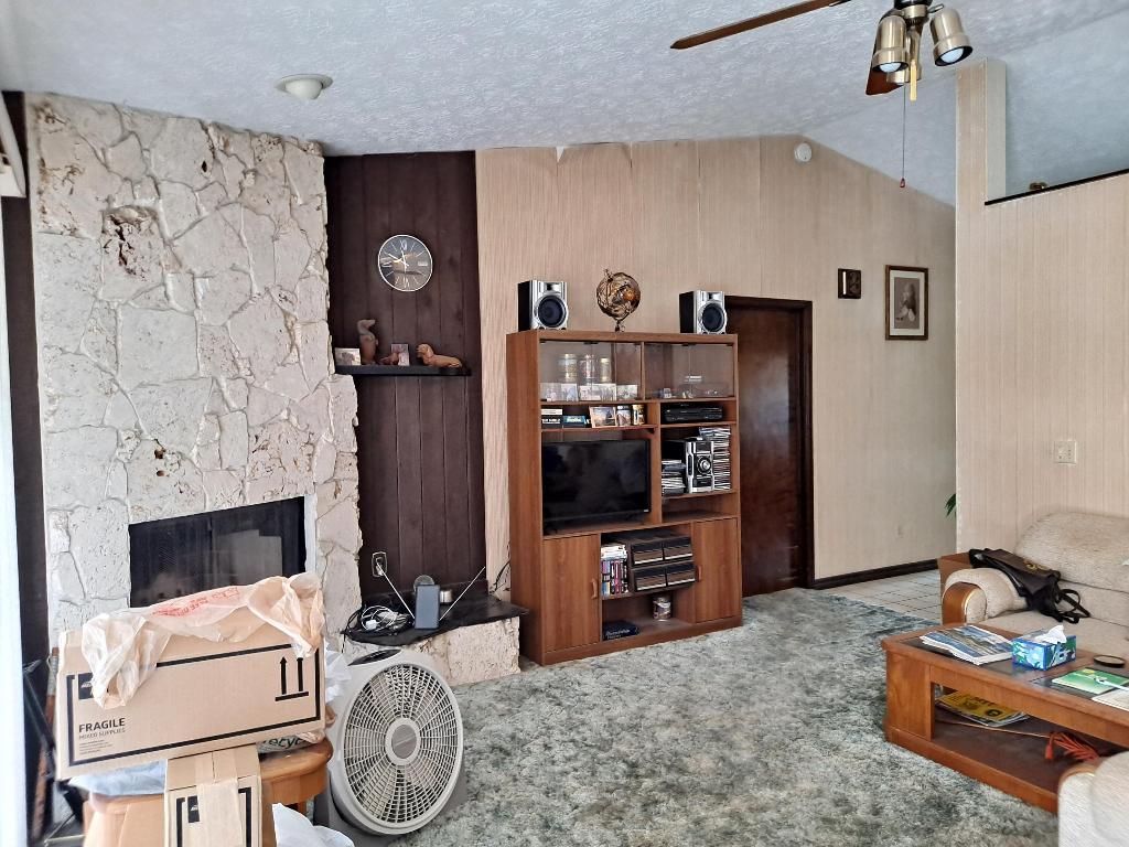 1489 SW Pine Tree Lane