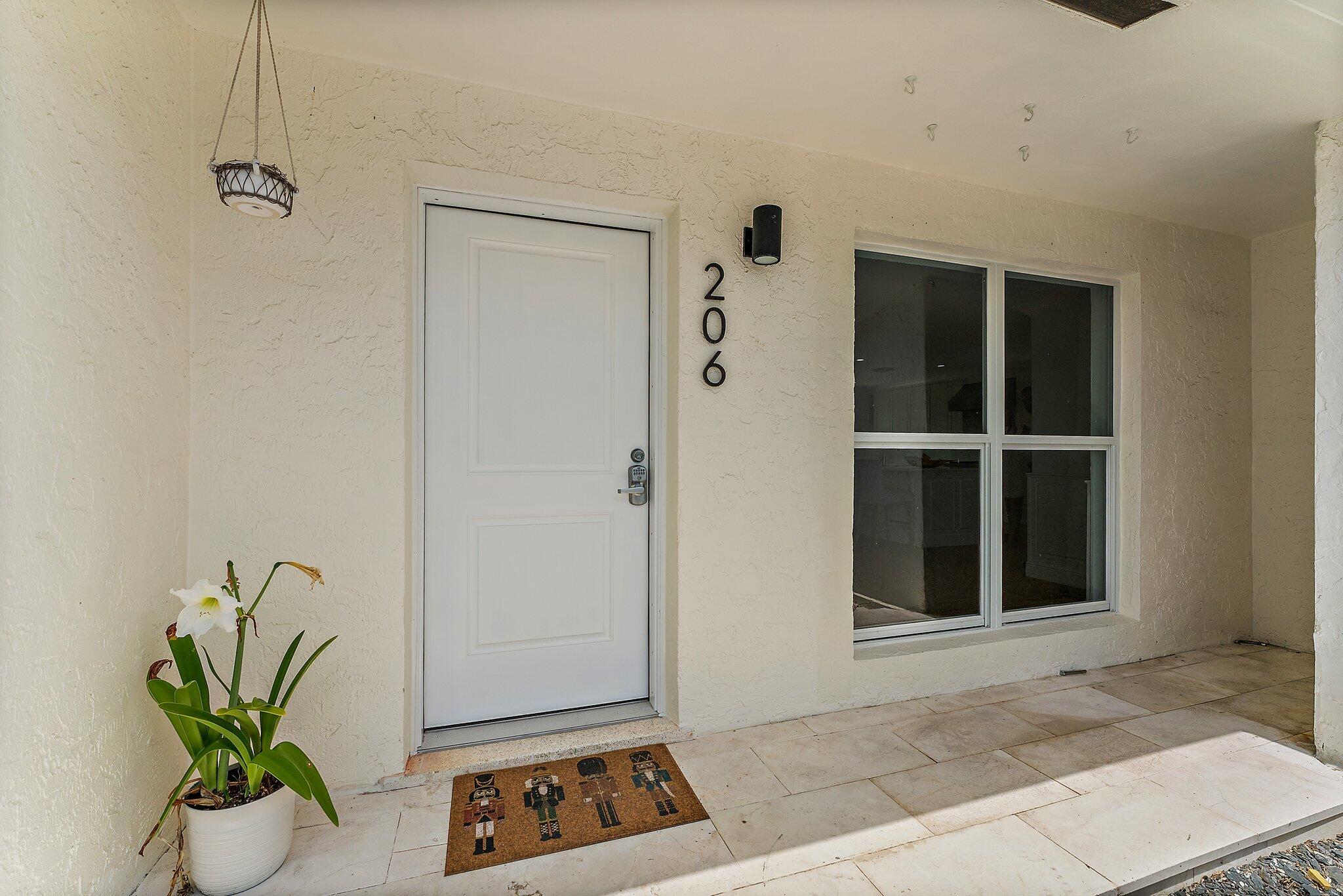 206 Circle E