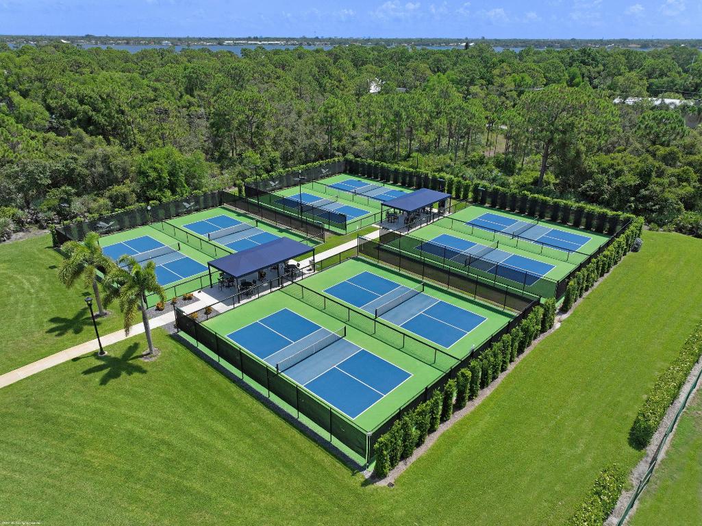 1512 NW Sweet Bay Circle