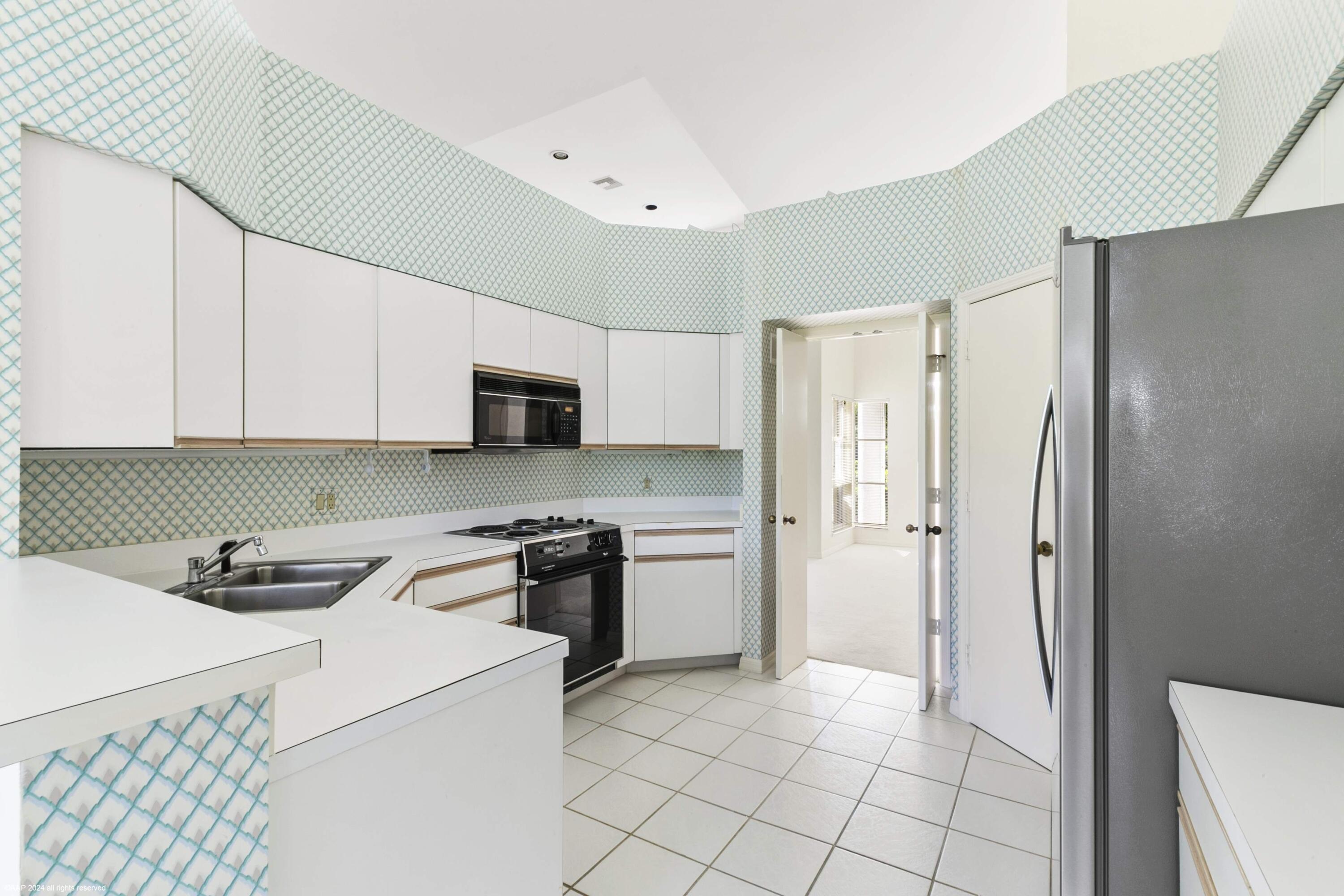 1512 NW Sweet Bay Circle